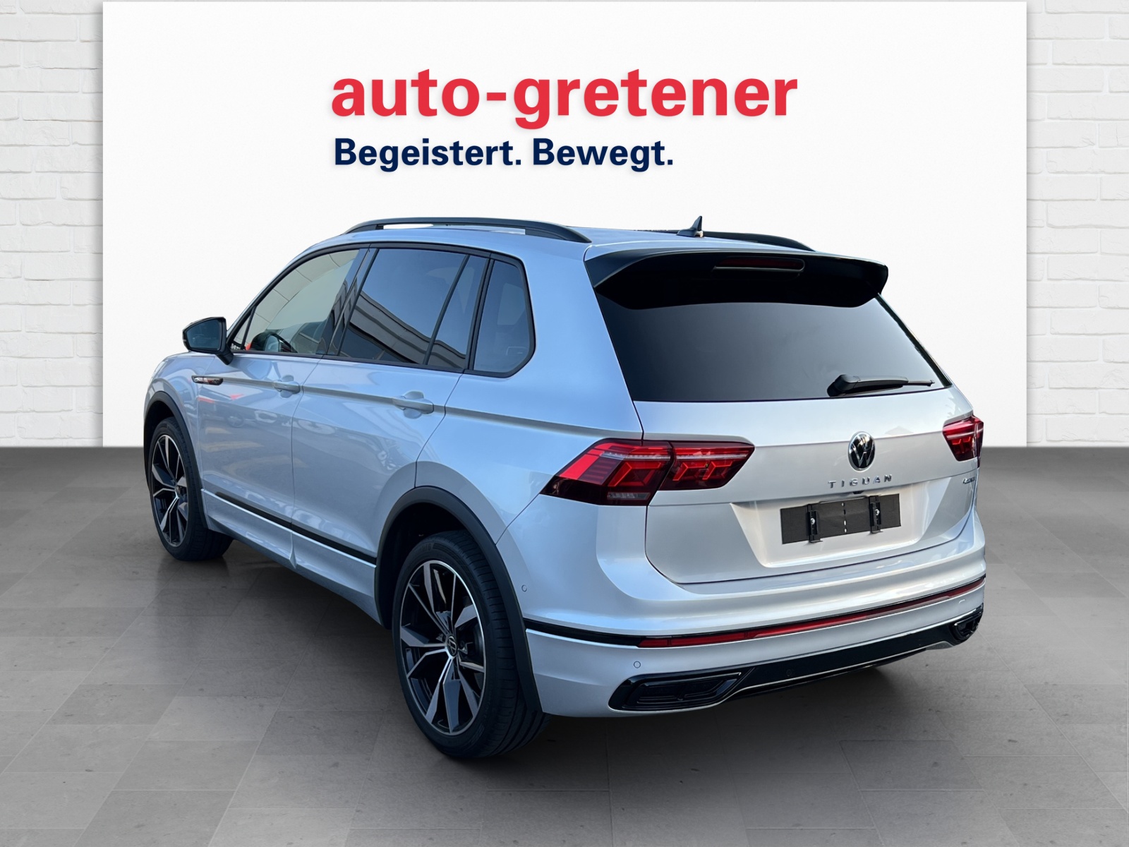 VW Tiguan 2.0TSI R-Line 4Motion DSG-showroom-element-1