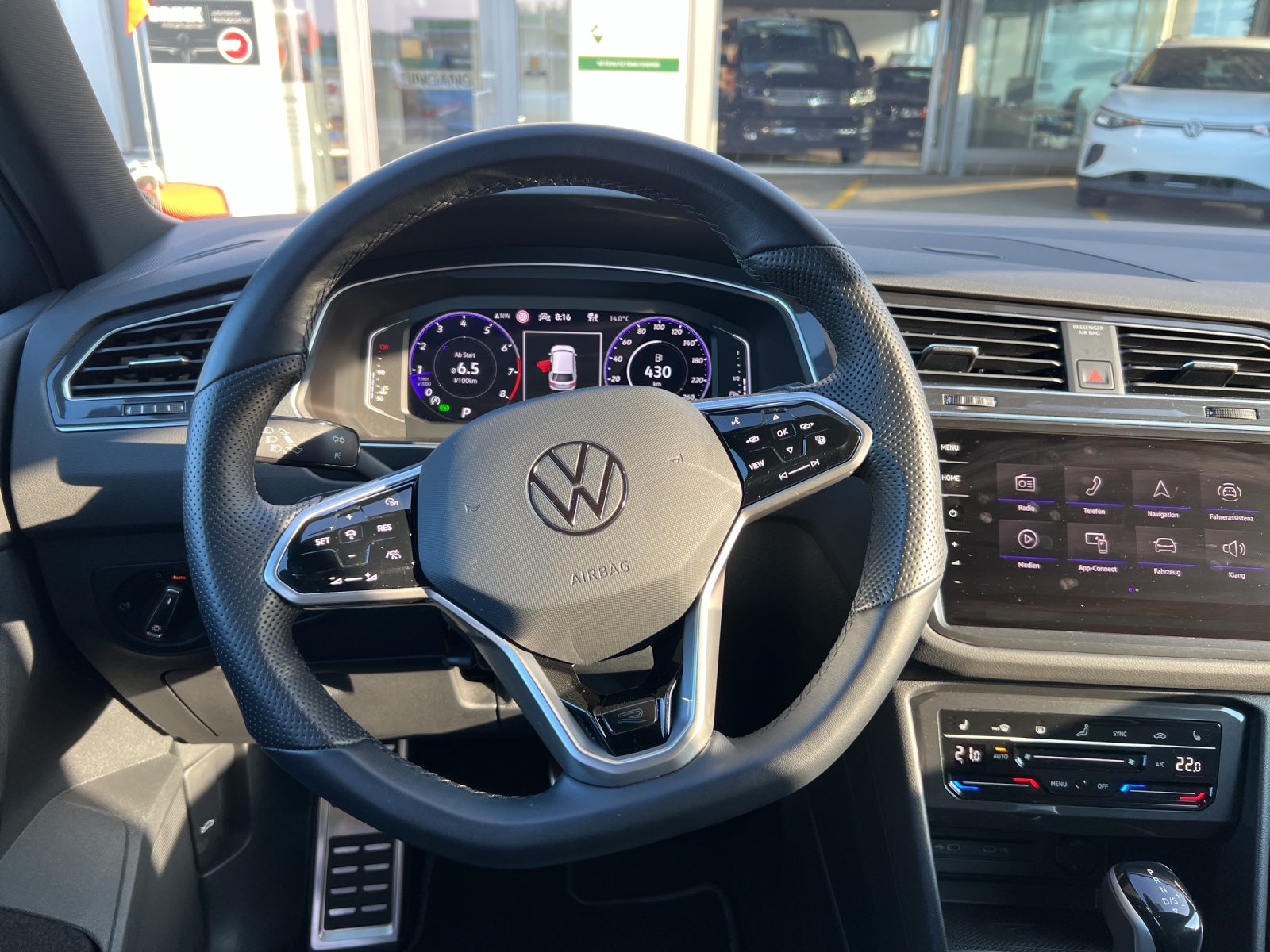 VW Tiguan 2.0TSI R-Line 4Motion DSG-image-4