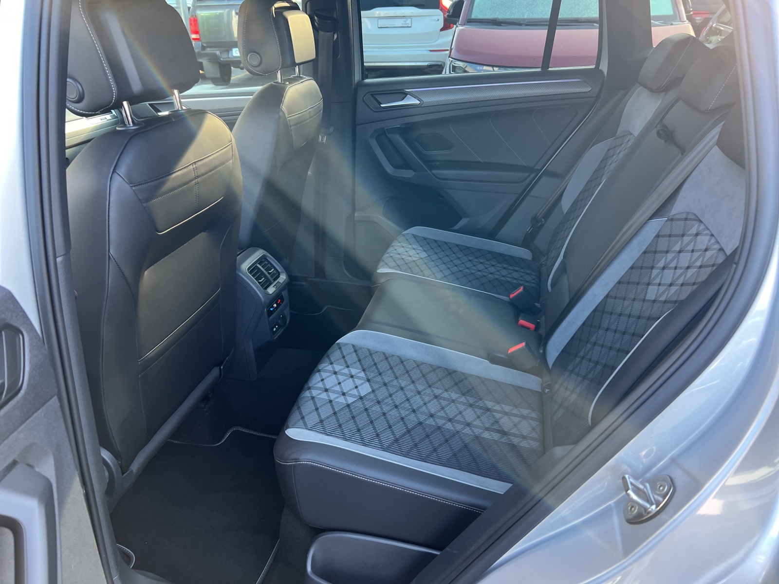 VW Tiguan 2.0TSI R-Line 4Motion DSG-image-7