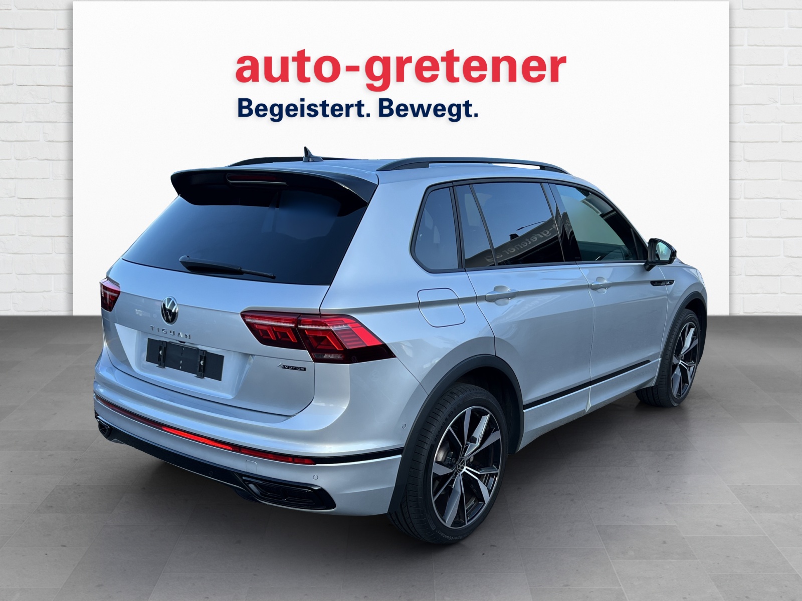 VW Tiguan 2.0TSI R-Line 4Motion DSG-showroom-element-2