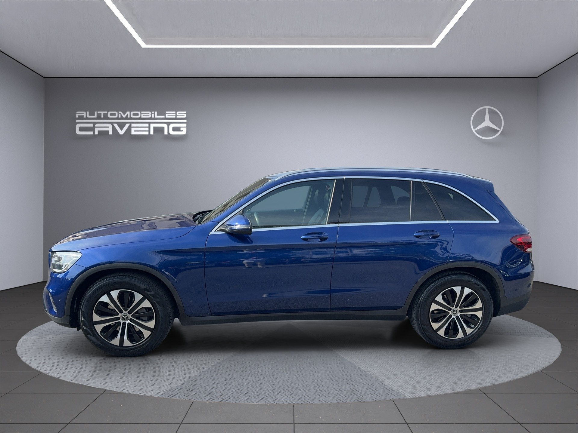 MERCEDES-BENZ GLC 200 AMG Line 4Matic 9G-Tronic-showroom-element-1
