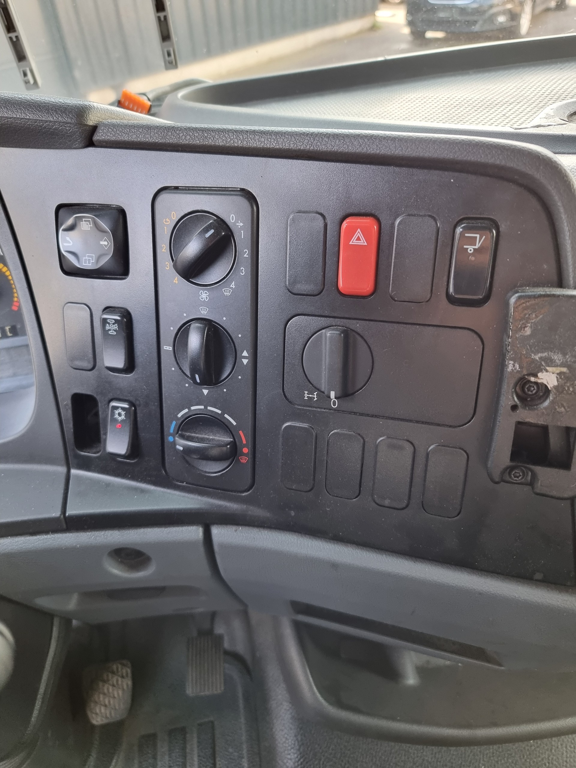 MERCEDES-BENZ Mercedes-Benz Atego1022-image-12
