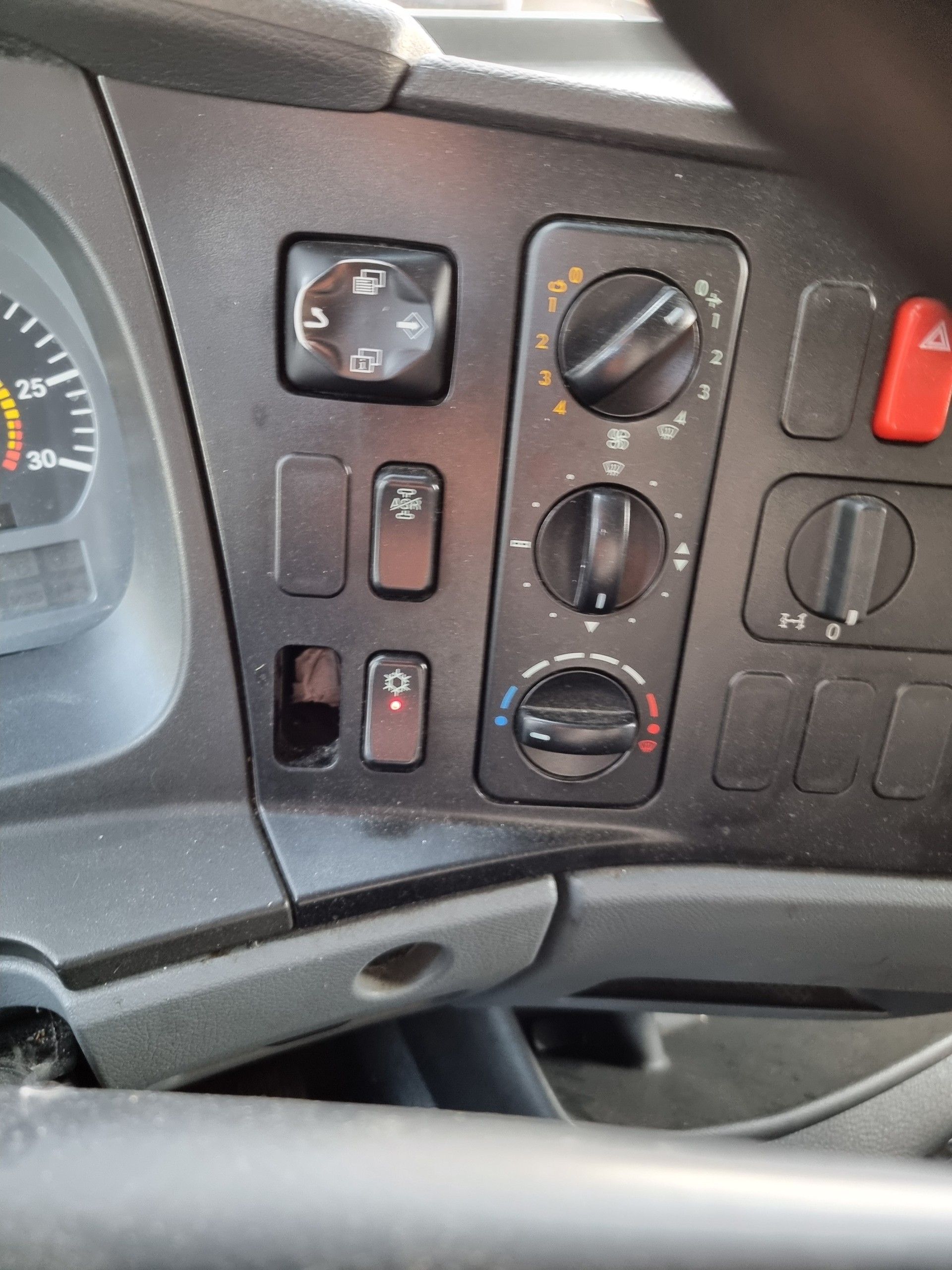 MERCEDES-BENZ Mercedes-Benz Atego1022-image-13