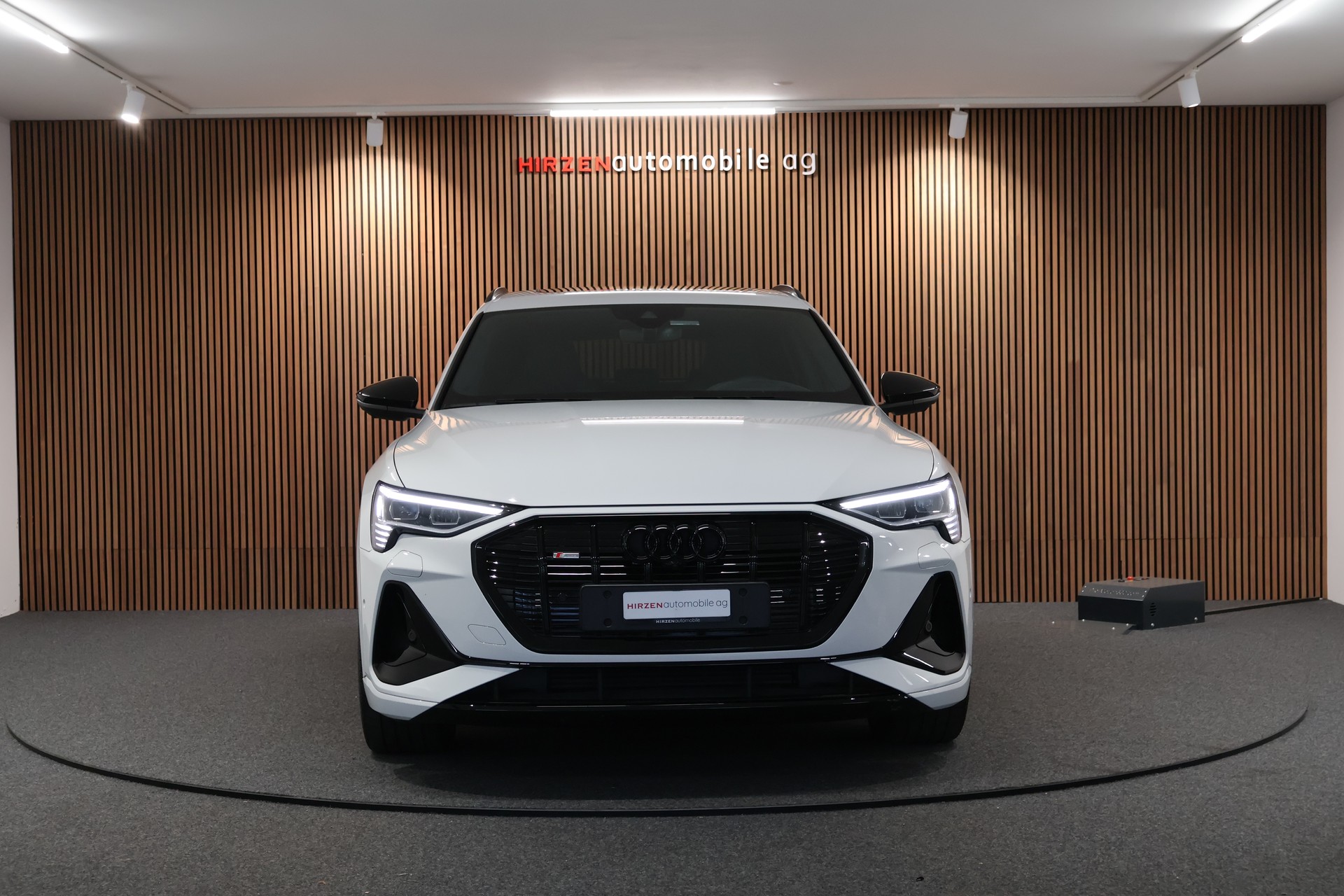 AUDI e-tron 55 Sportback S Line Black Edition quattro-image-7
