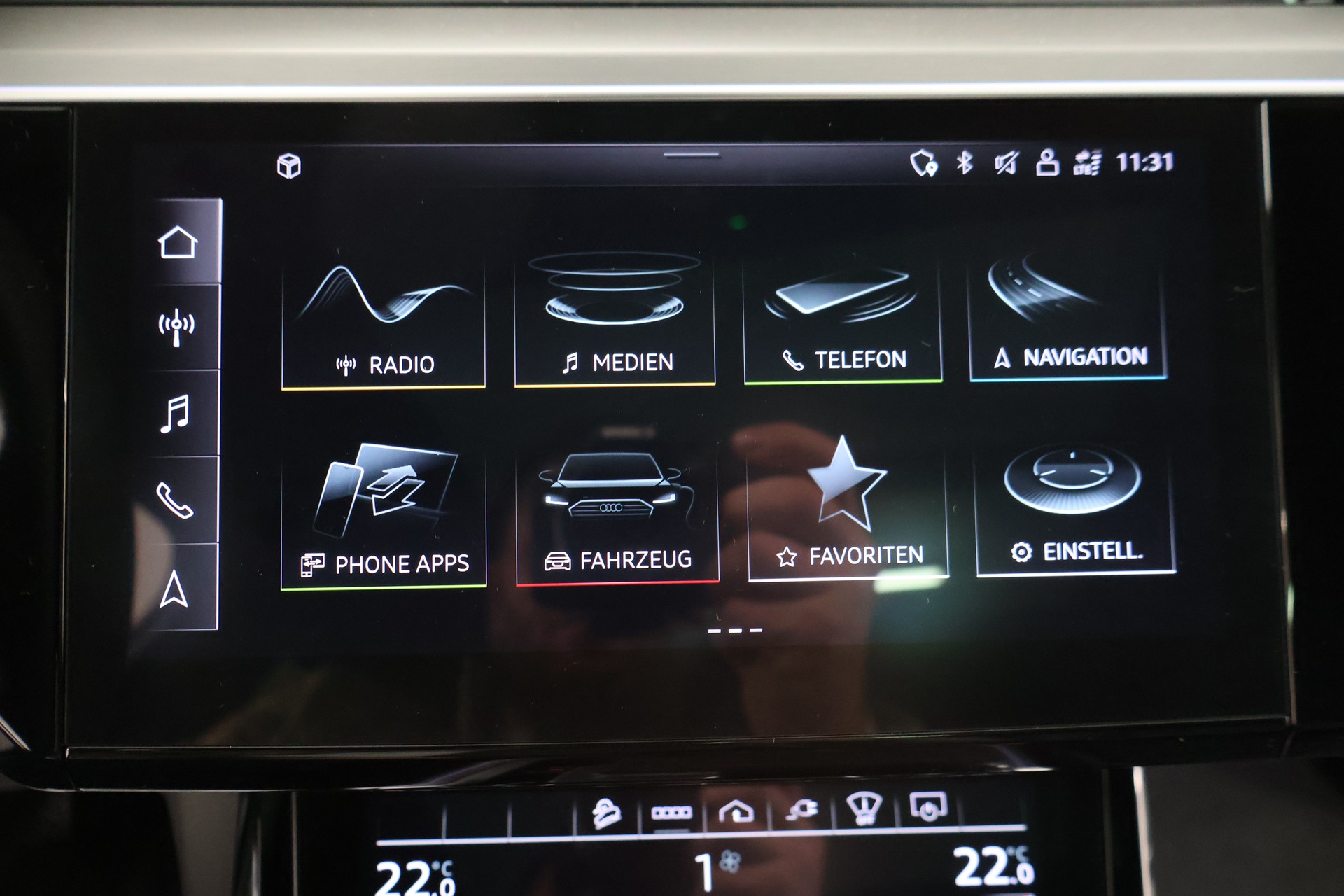 AUDI e-tron 55 Sportback S Line Black Edition quattro-image-24