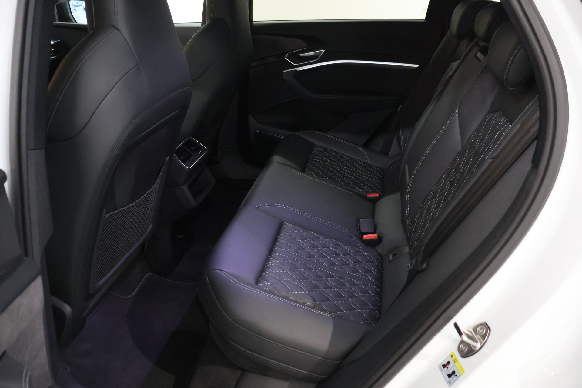 AUDI e-tron 55 Sportback S Line Black Edition quattro-image-10