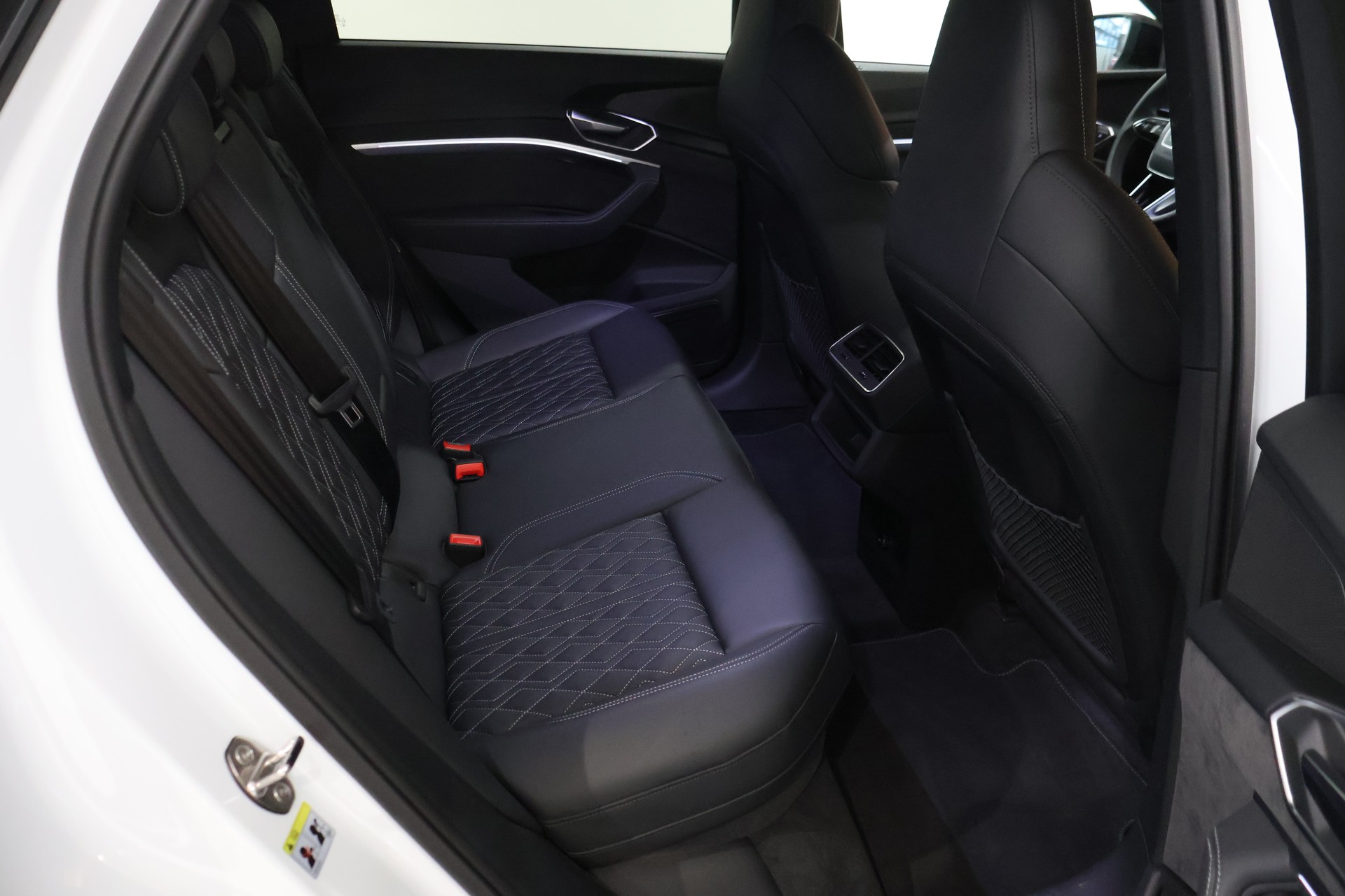 AUDI e-tron 55 Sportback S Line Black Edition quattro-image-13