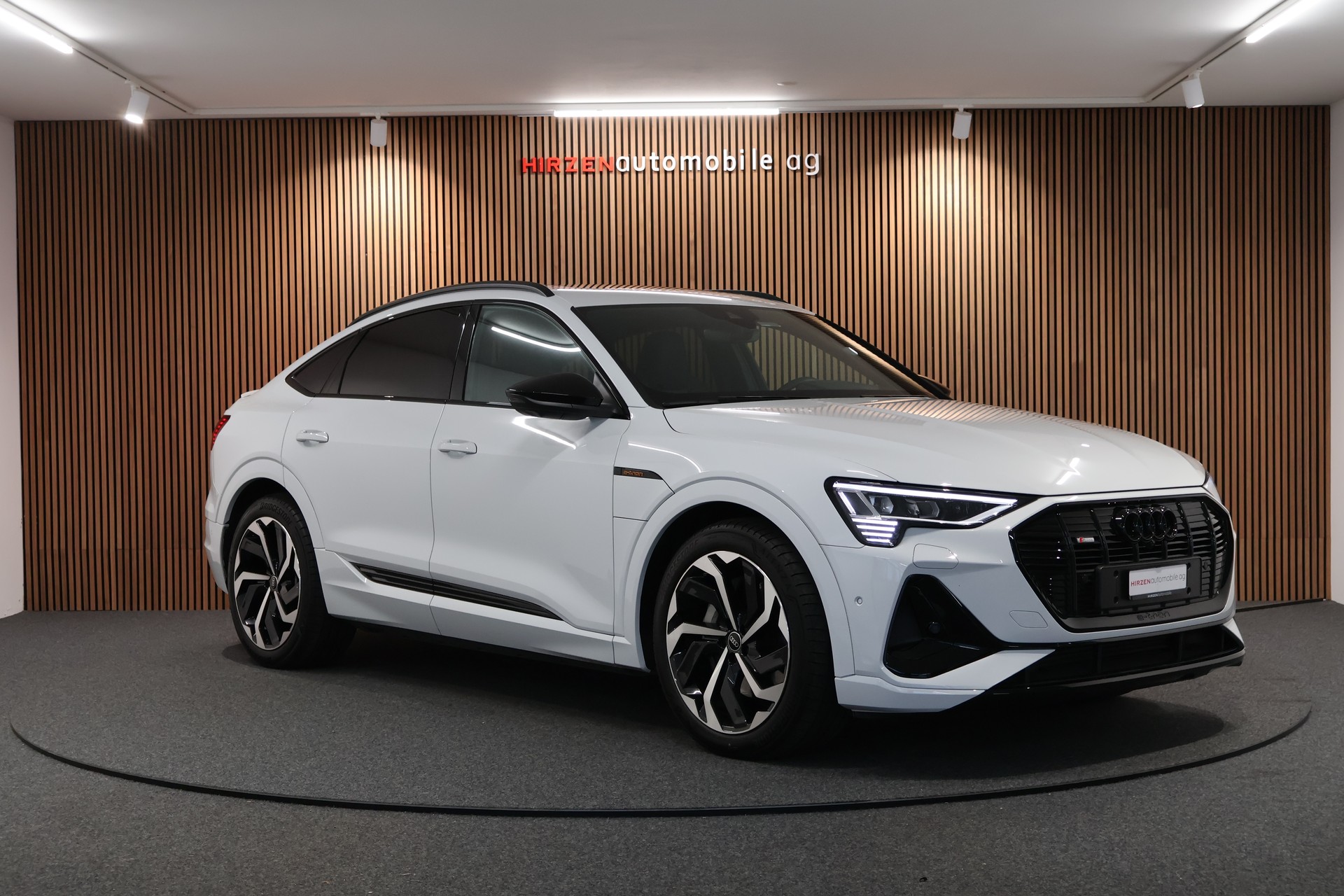 AUDI e-tron 55 Sportback S Line Black Edition quattro-image-6