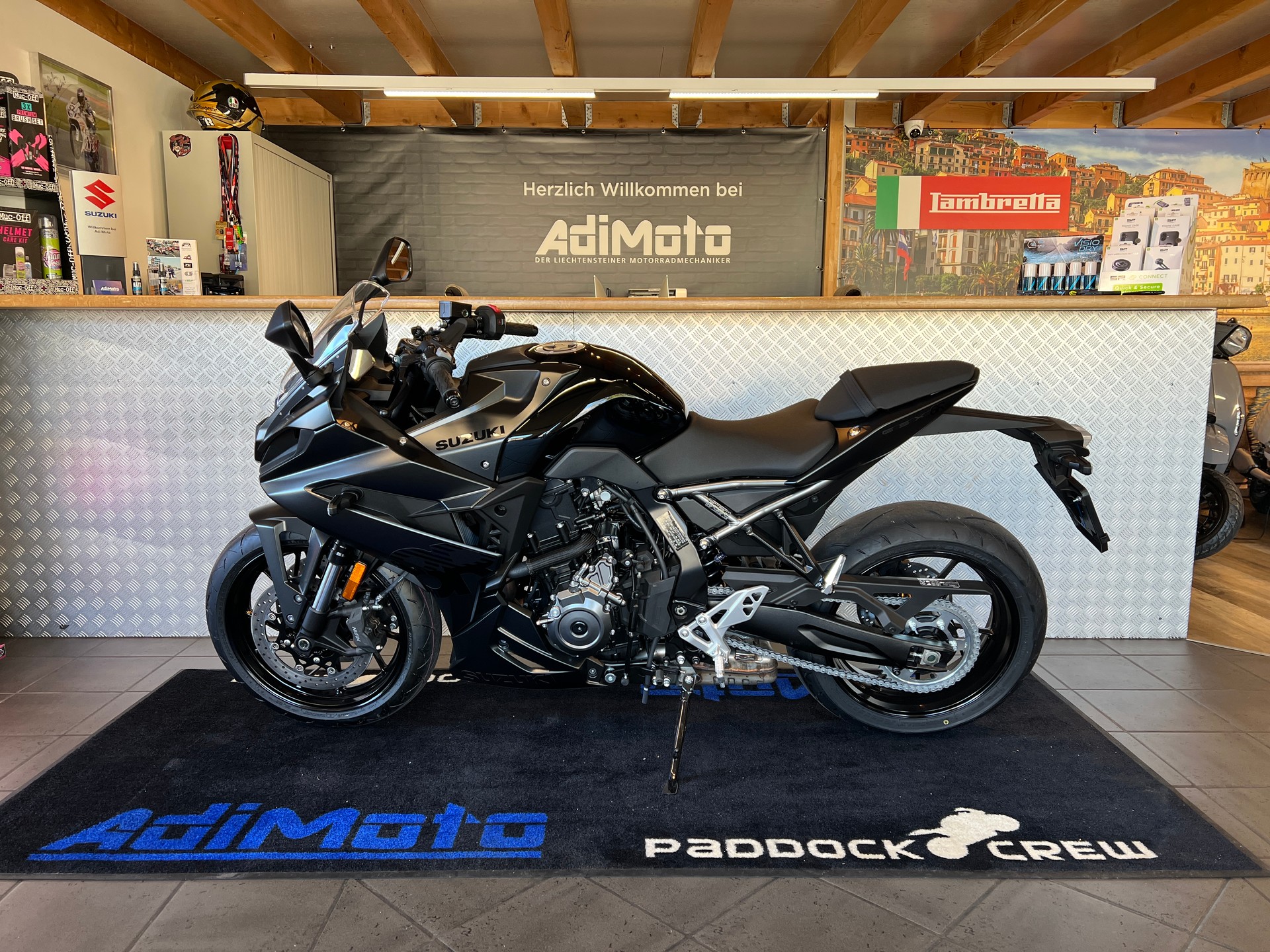 SUZUKI GSX-R 8-image-3