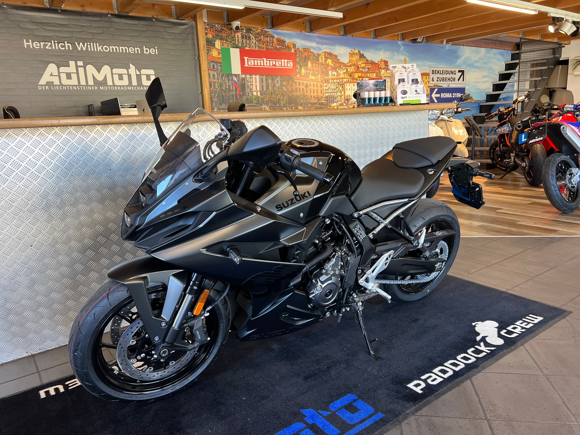 SUZUKI GSX-R 8-image-4