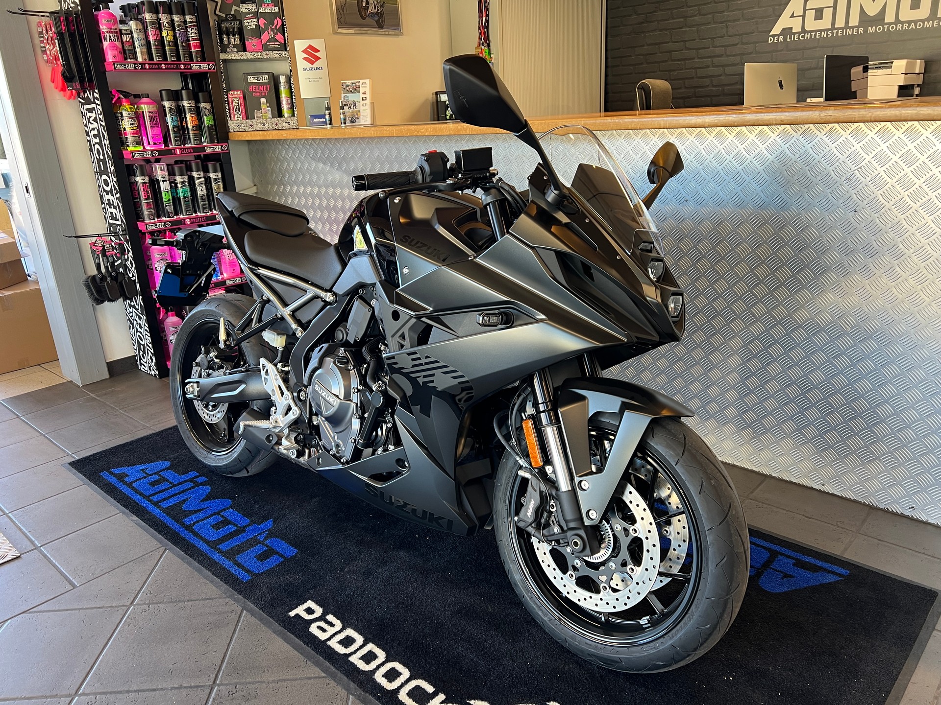 SUZUKI GSX-R 8-image-1