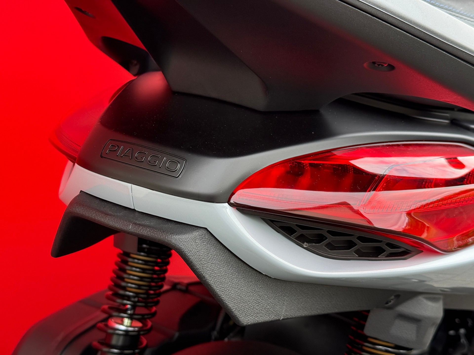 PIAGGIO Beverly 400 Sport E5+-image-4