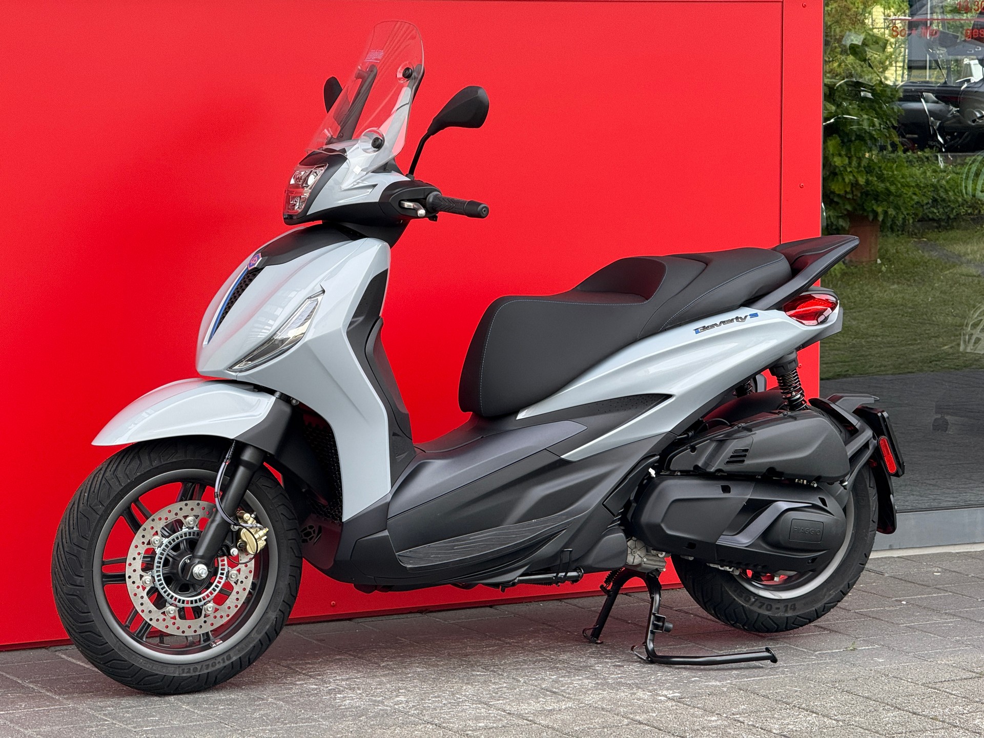 PIAGGIO Beverly 400 Sport E5+-image-13