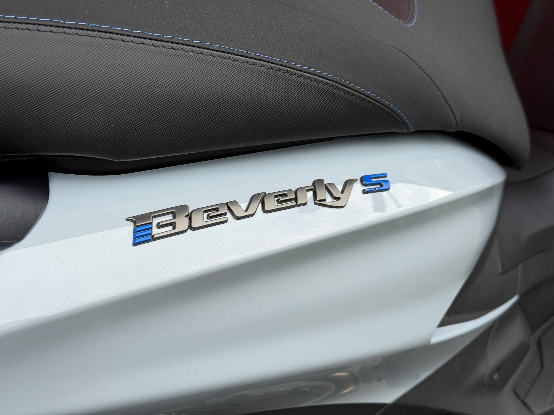 PIAGGIO Beverly 400 Sport E5+-image-2