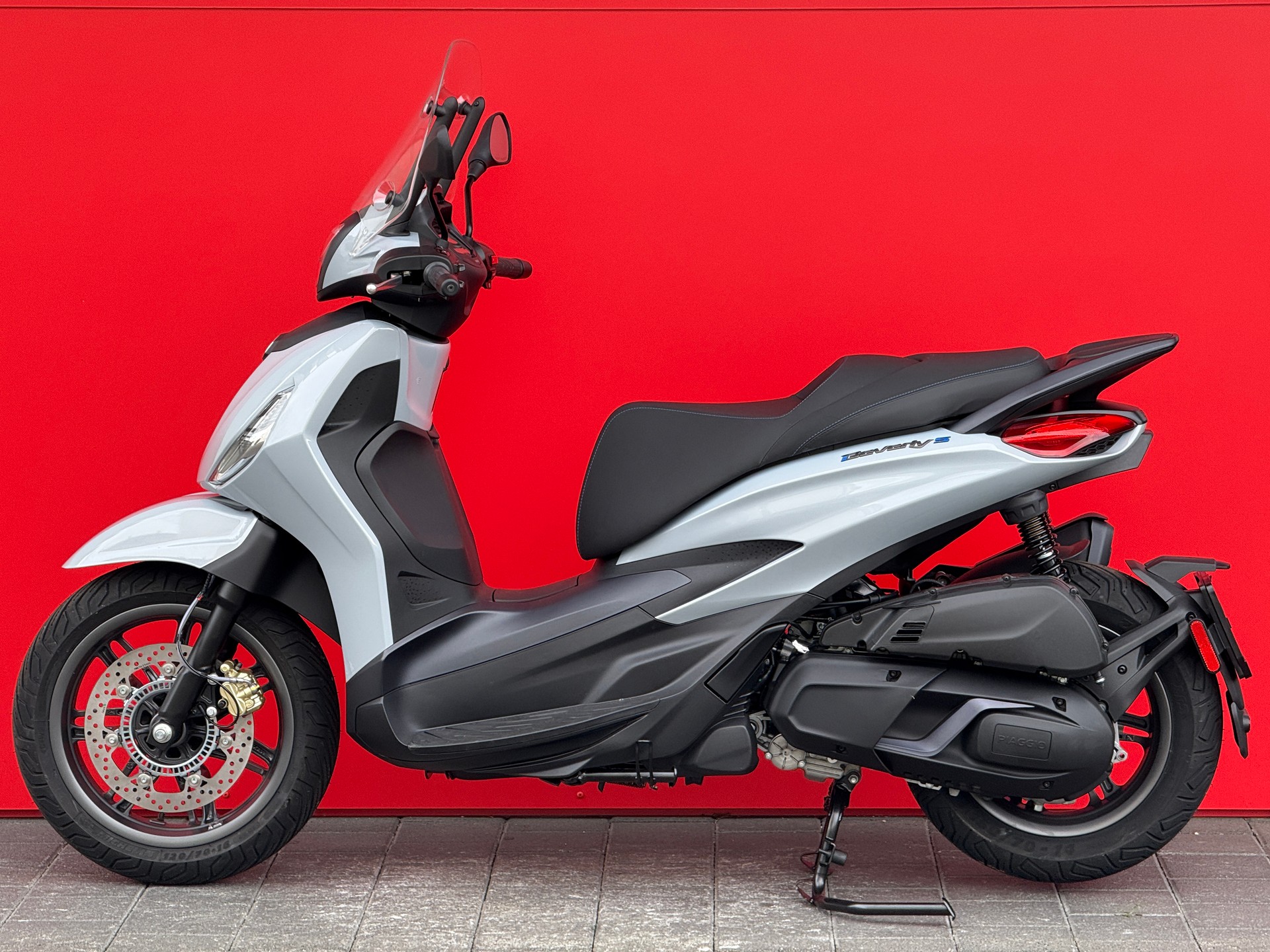 PIAGGIO Beverly 400 Sport E5+-image-12