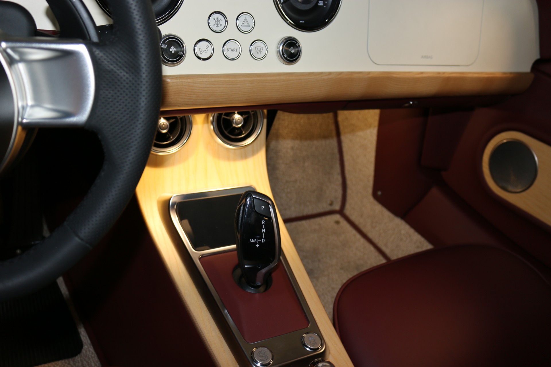MORGAN Supersport-image-7