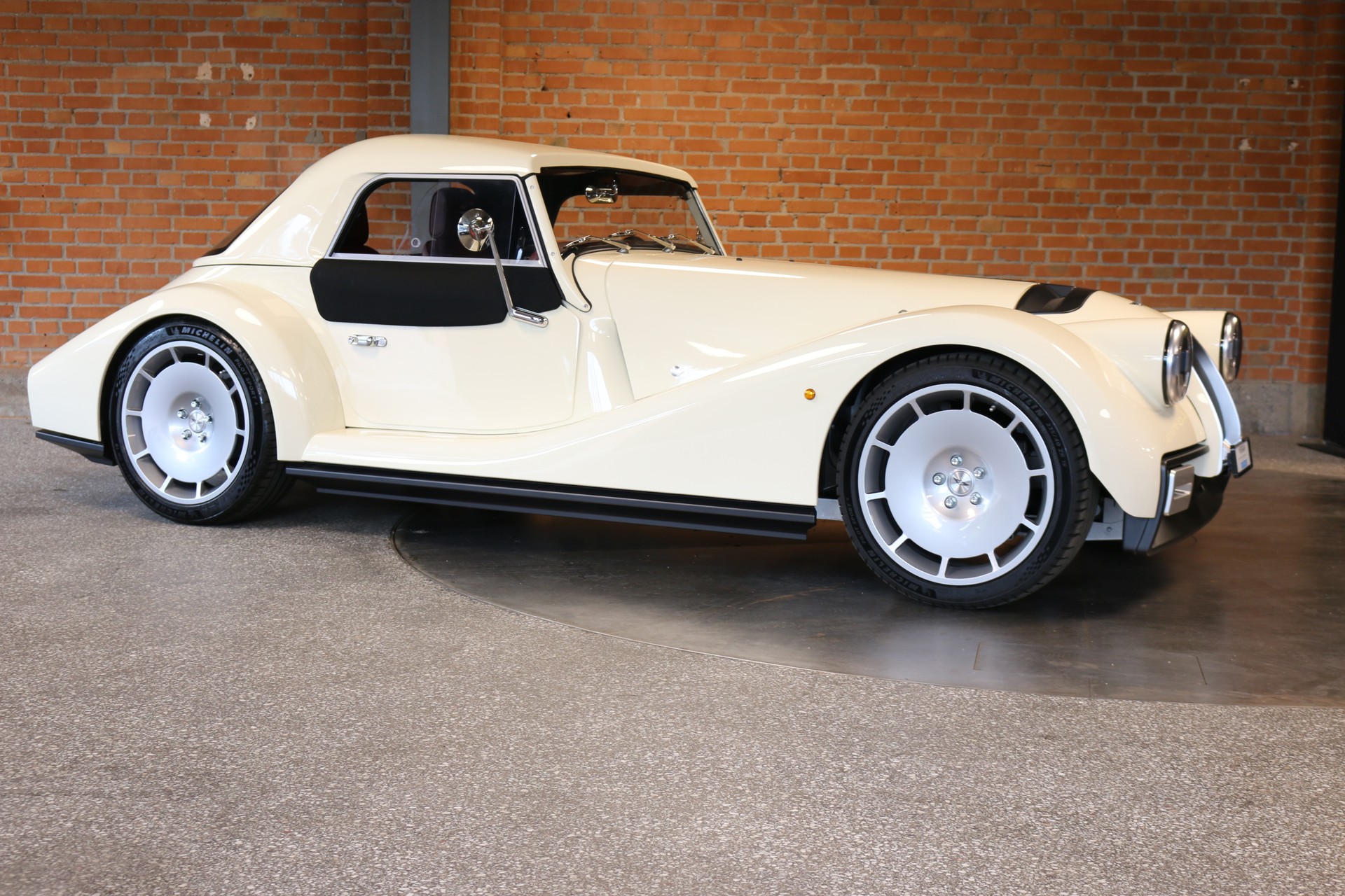 MORGAN Supersport-image-1