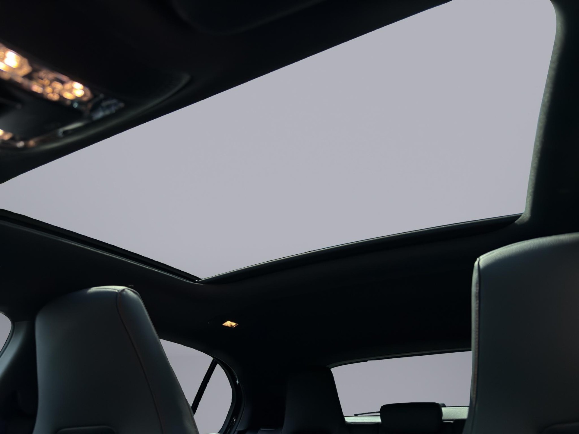 MERCEDES-BENZ A 250 AMG Line 4m-image-12