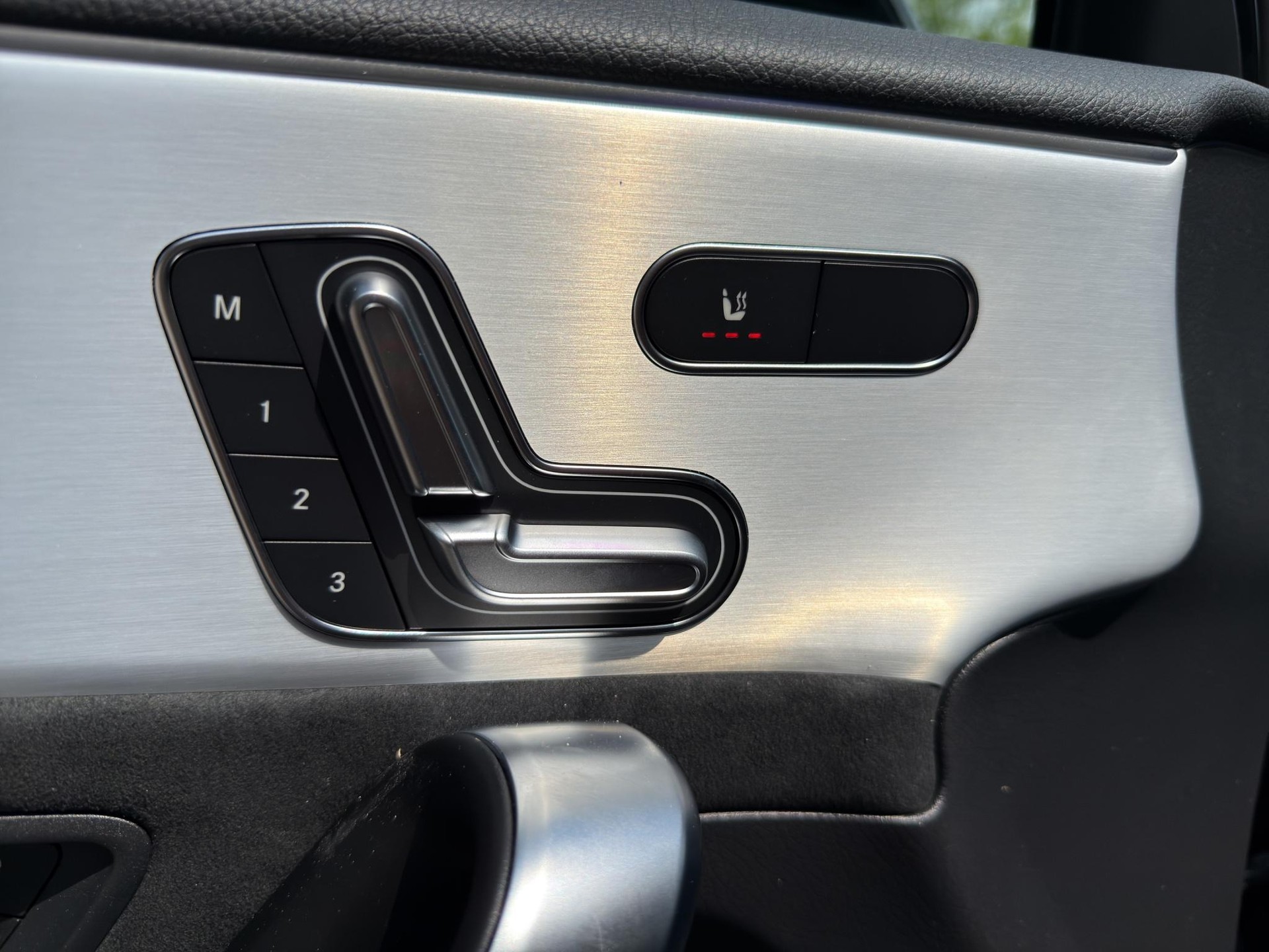 MERCEDES-BENZ A 250 AMG Line 4m-image-8