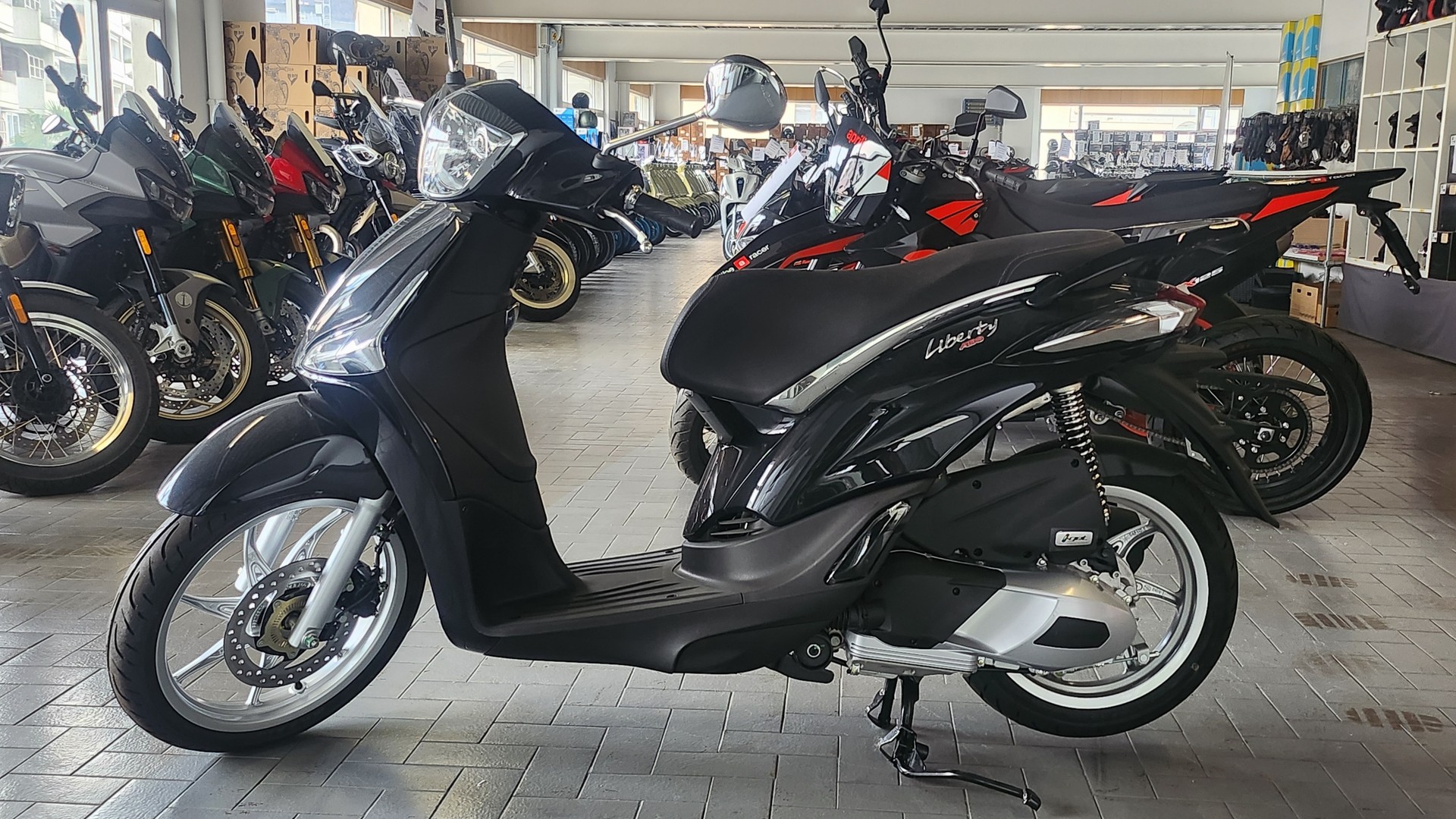 PIAGGIO Liberty 125-image-2