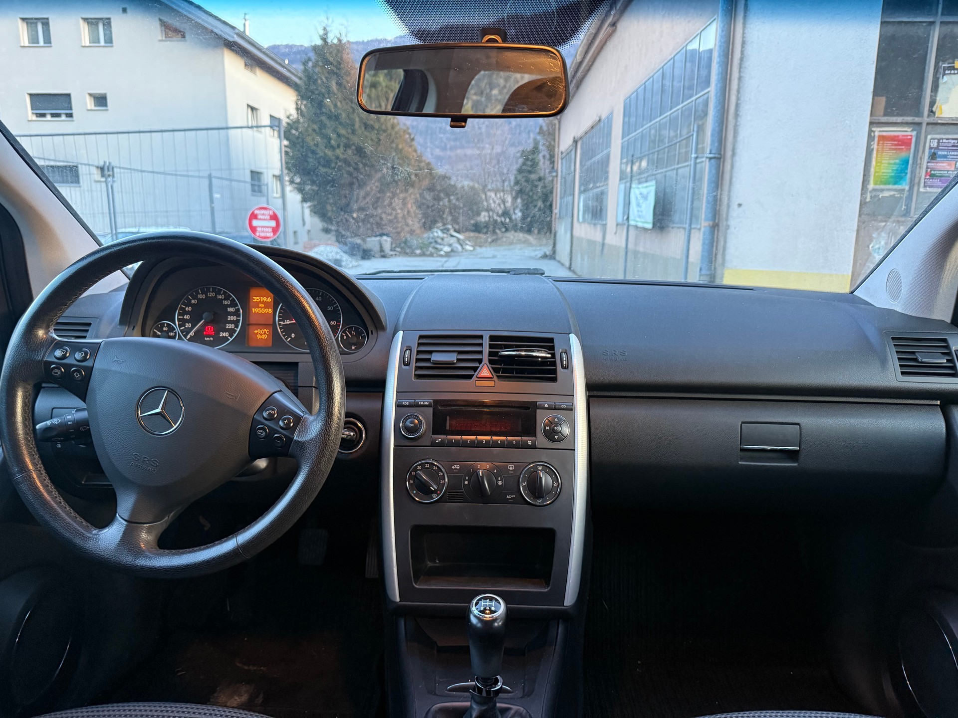 MERCEDES-BENZ A 200 Avantgarde-image-8