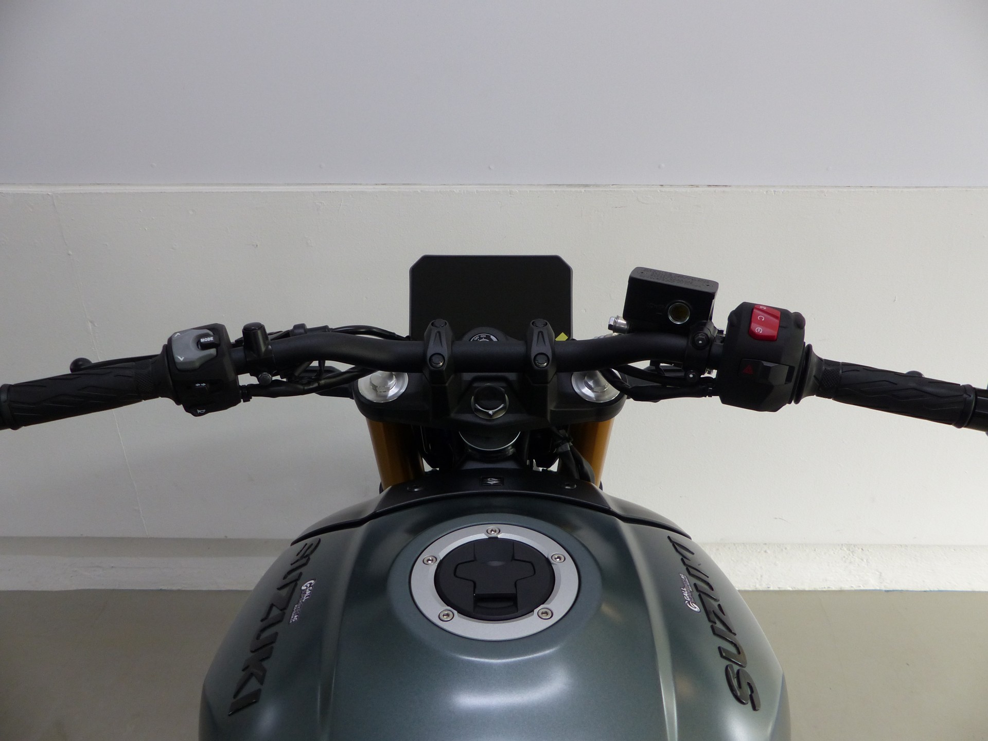 SUZUKI GSX-8T ABS-image-9