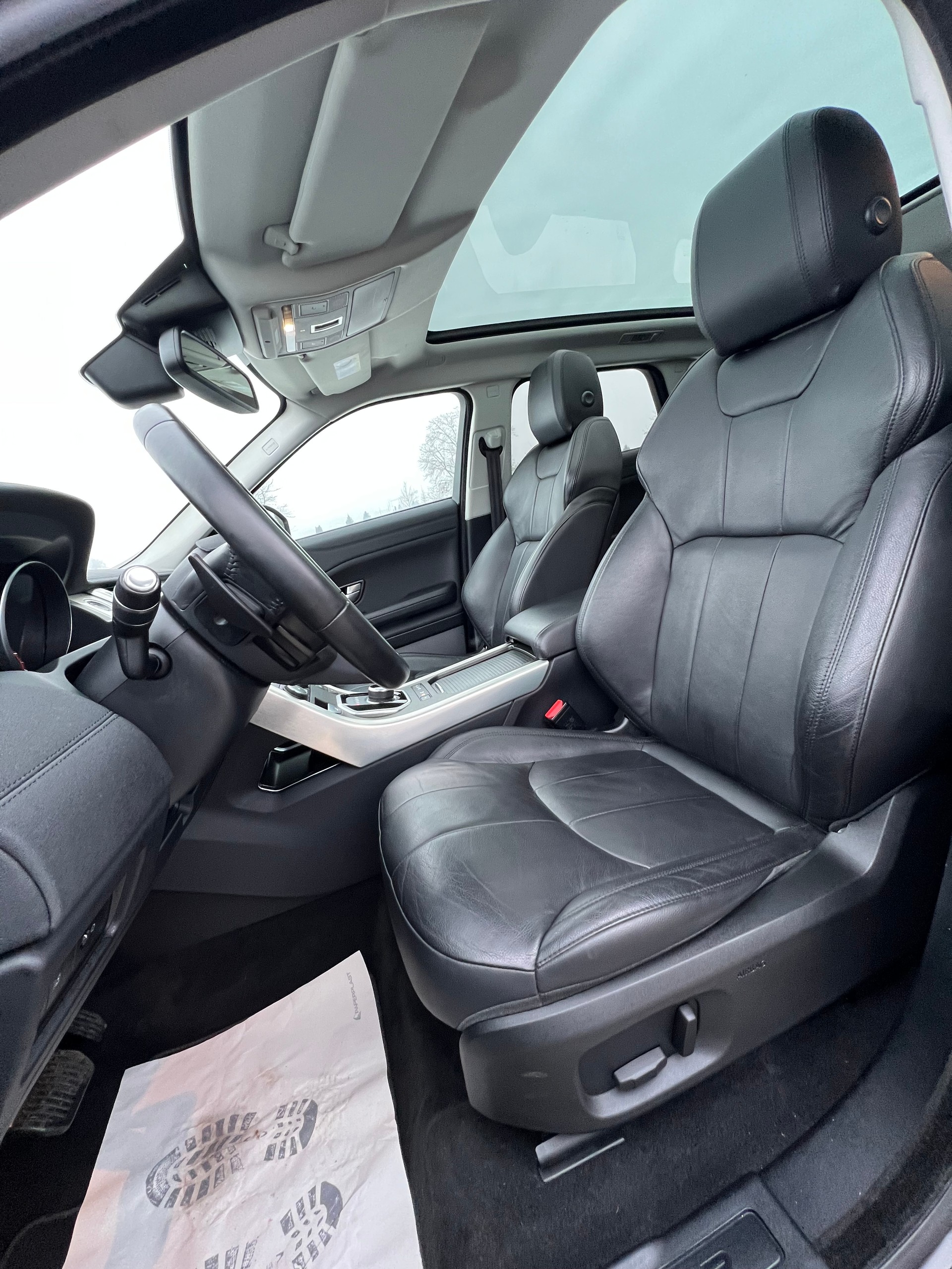 LAND ROVER Range Rover Evoque 2.0 Si4 SE Dynamic AT9 (CHF 280.75/Monat)-image-9