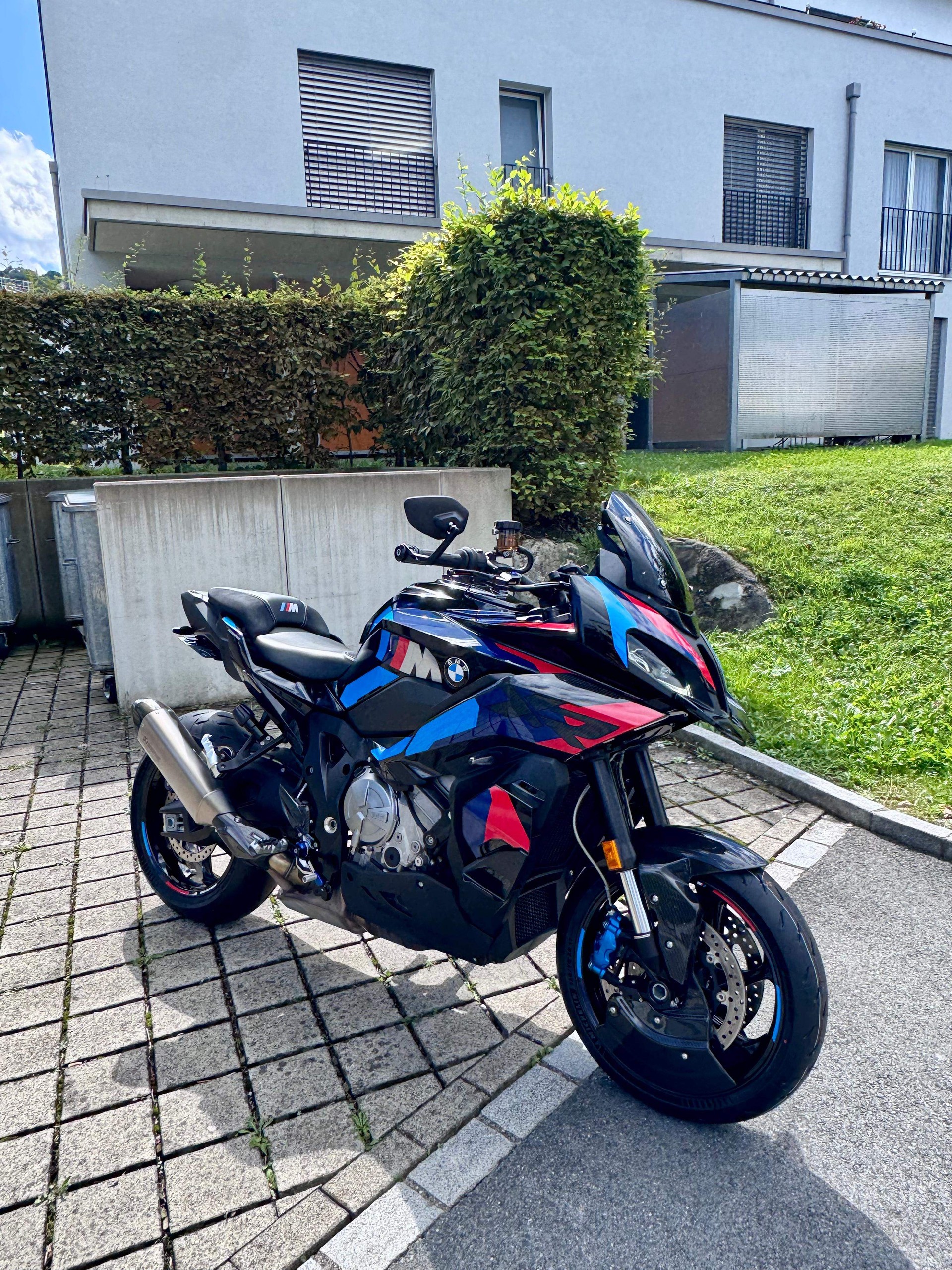 BMW M 1000 XR-image-2