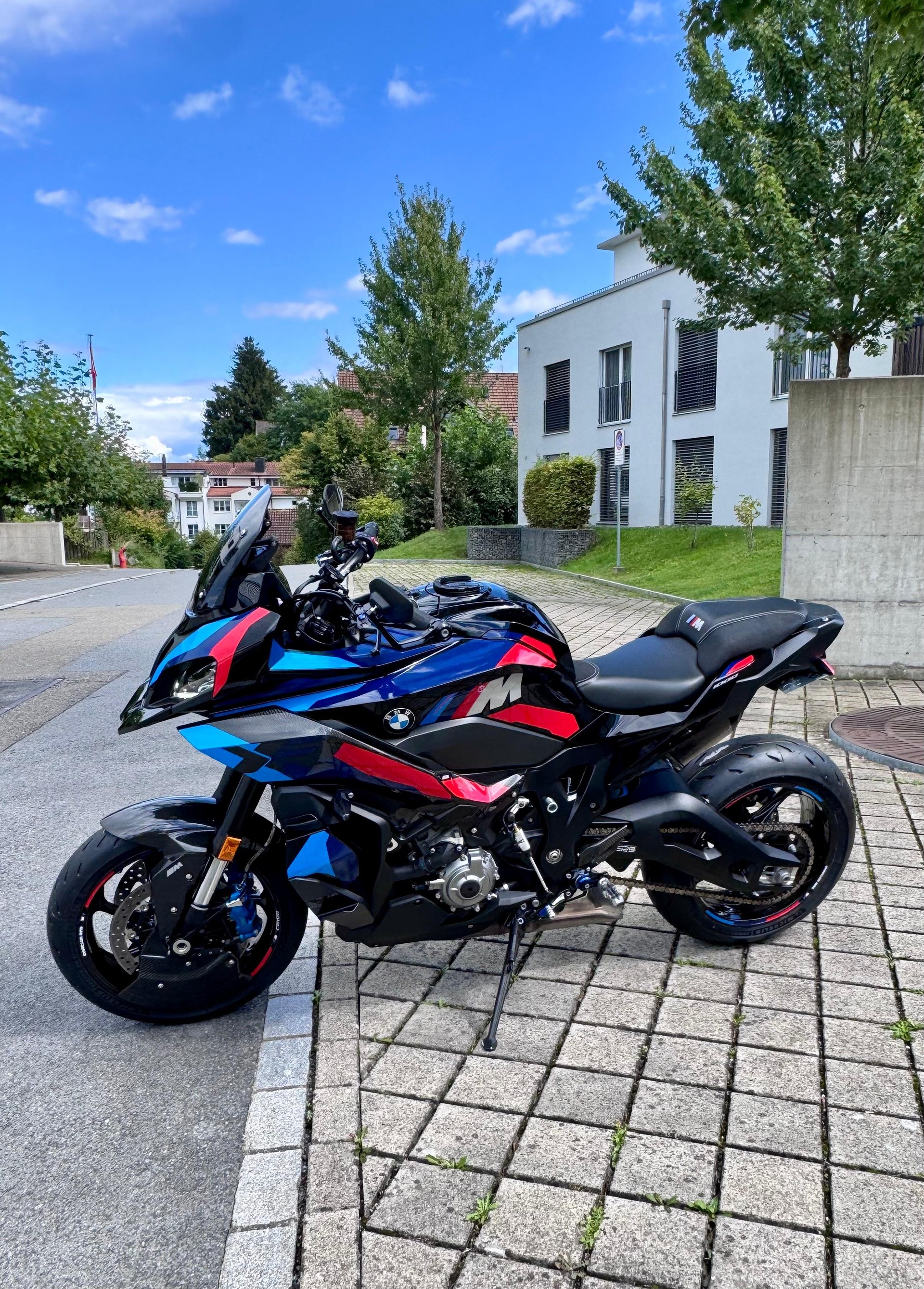 BMW M 1000 XR-image-1