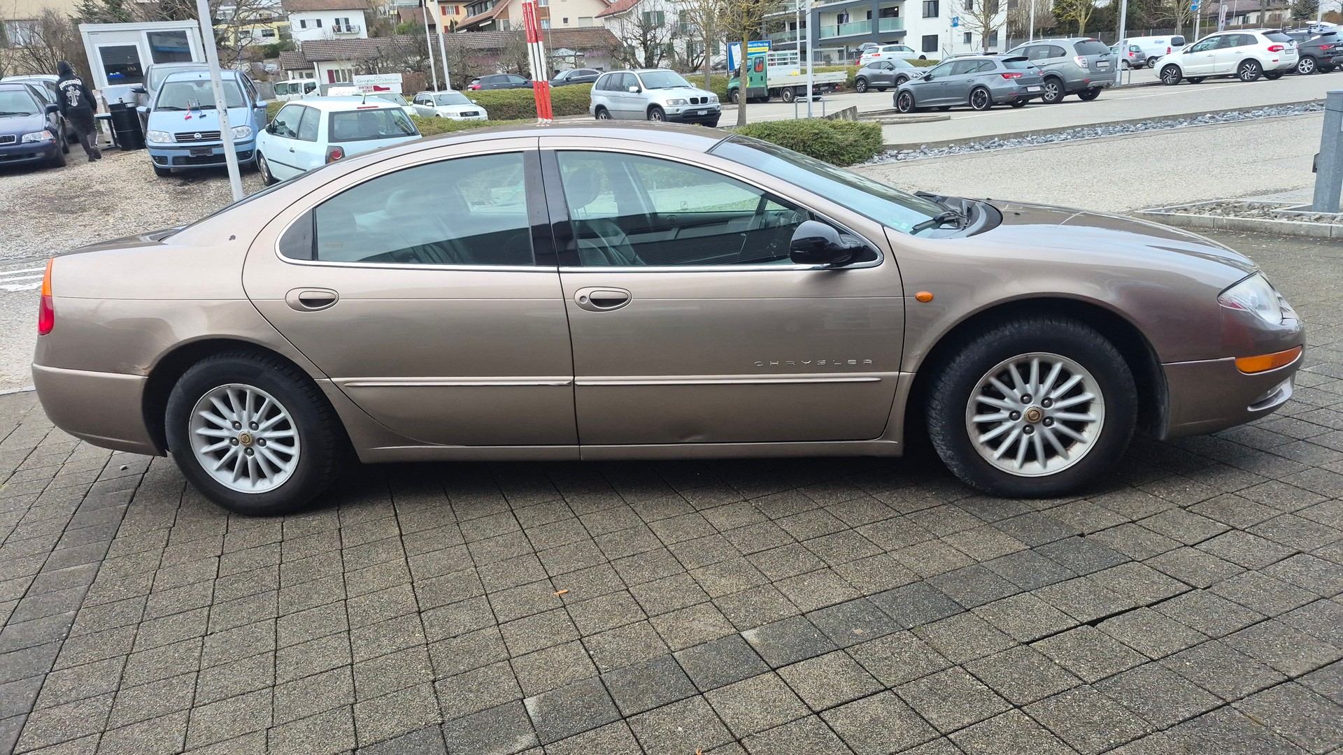 CHRYSLER 300M-image-3