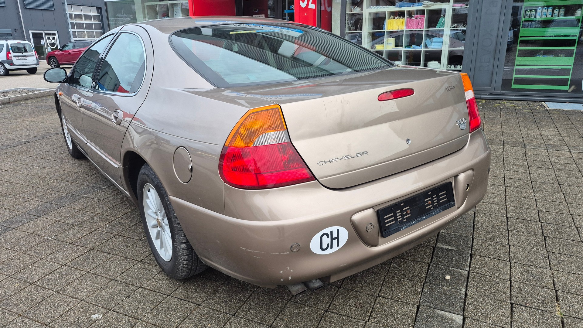 CHRYSLER 300M-image-6