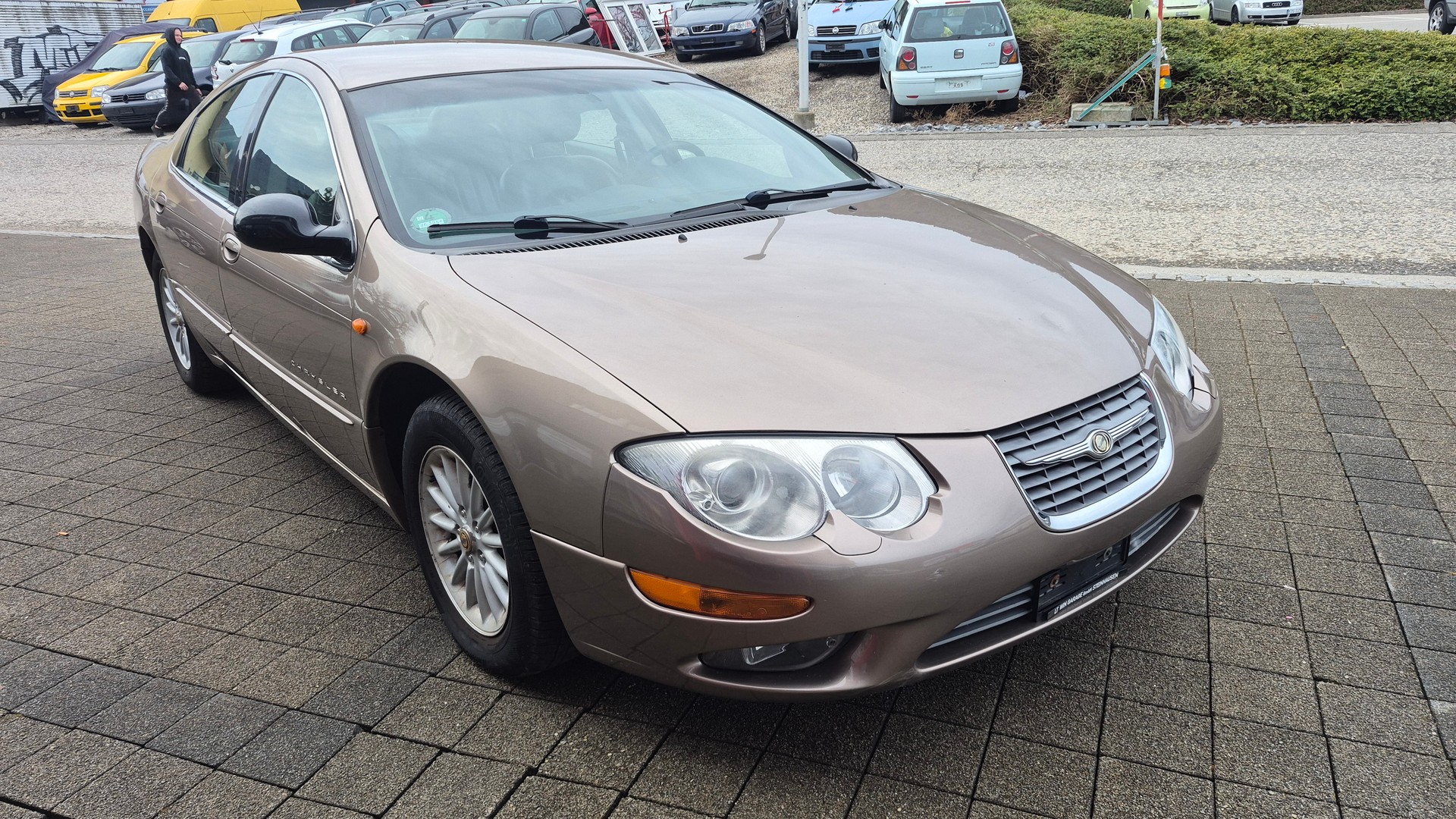 CHRYSLER 300M-image-2