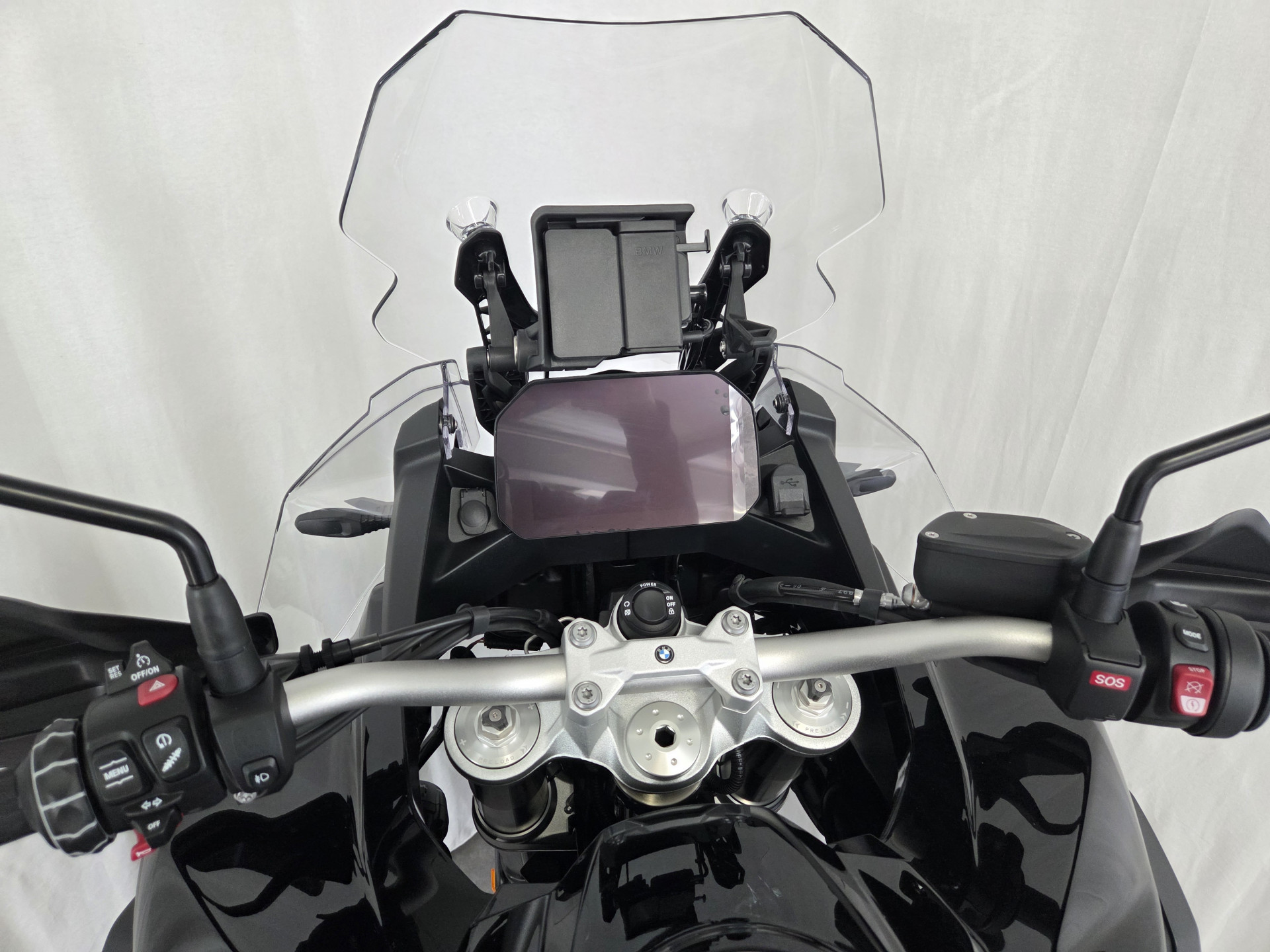 BMW F 900 GS Adventure-image-4