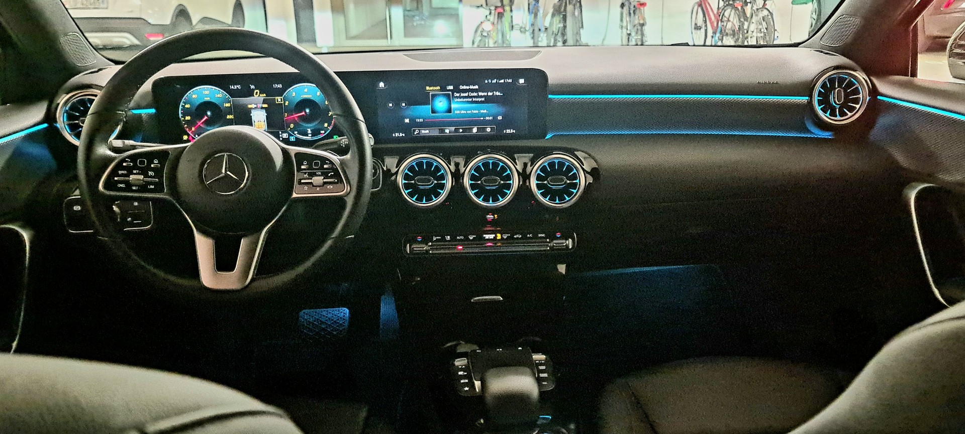 MERCEDES-BENZ A 200 7G-DCT-image-6