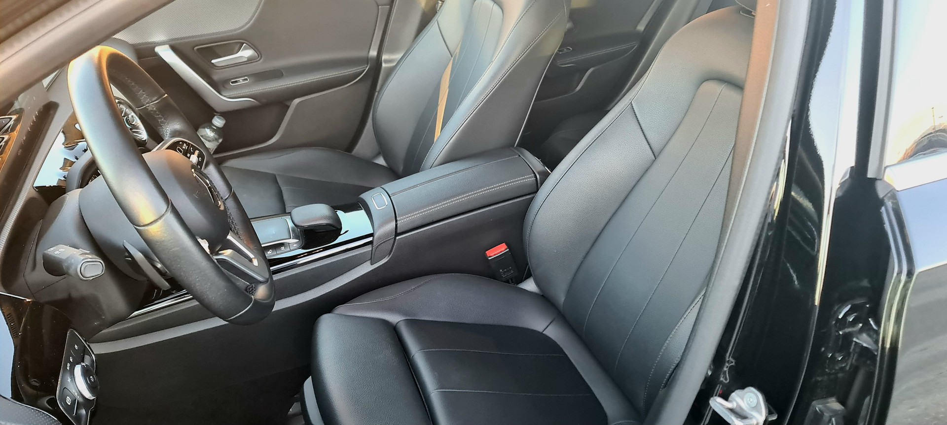 MERCEDES-BENZ A 200 7G-DCT-image-8