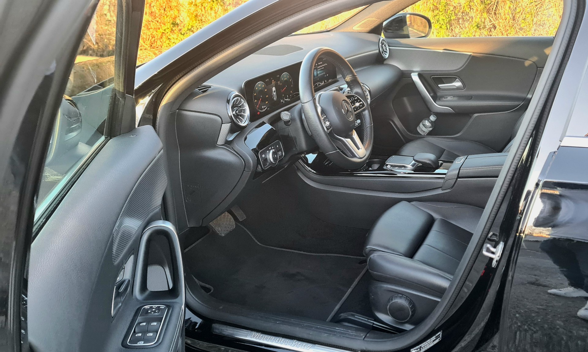 MERCEDES-BENZ A 200 7G-DCT-image-9