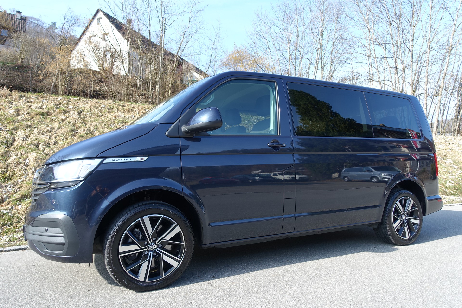 VW T6.1 Multivan 2.0 Bi-TDI Family 4Motion DSG-image-1