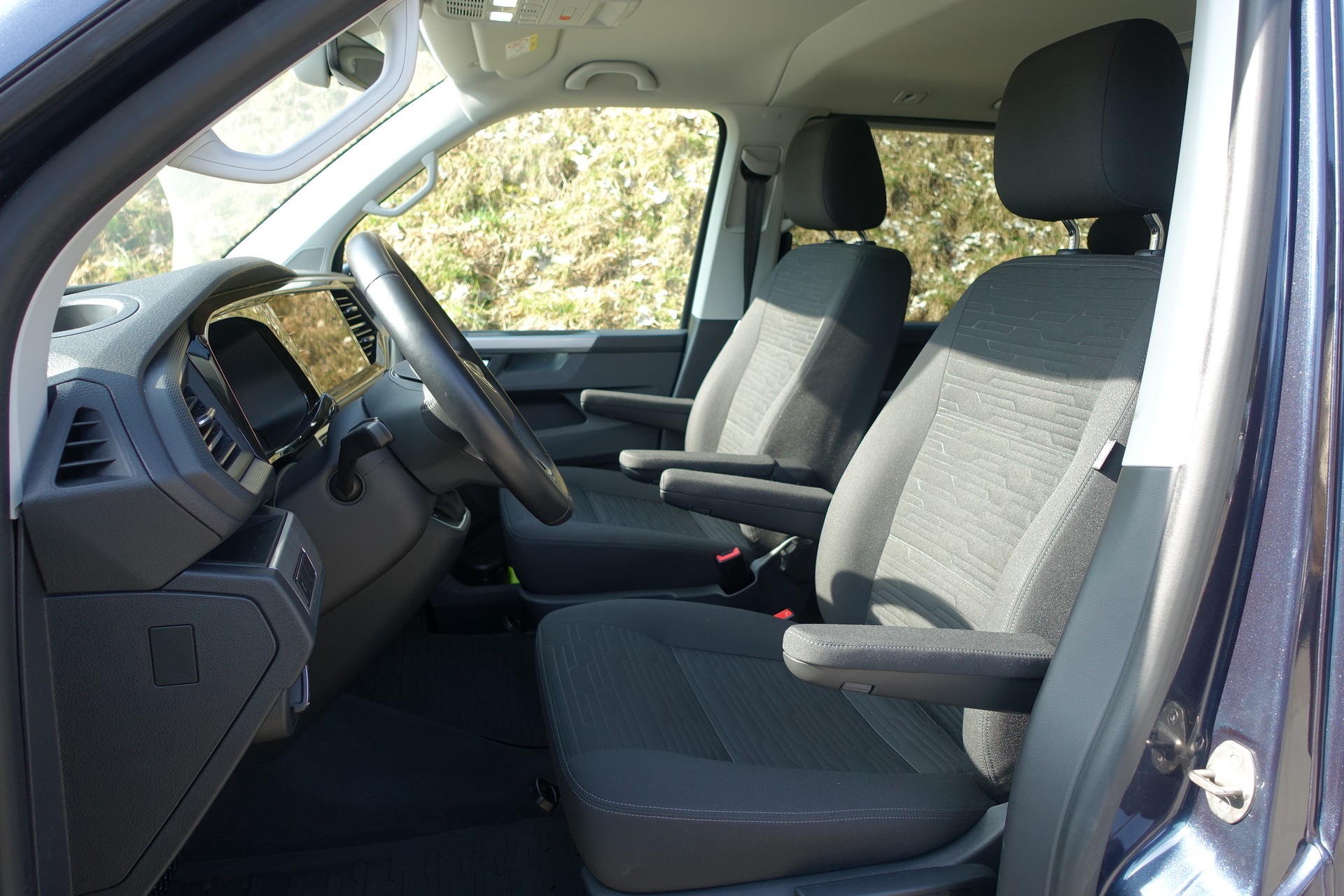 VW T6.1 Multivan 2.0 Bi-TDI Family 4Motion DSG-image-3