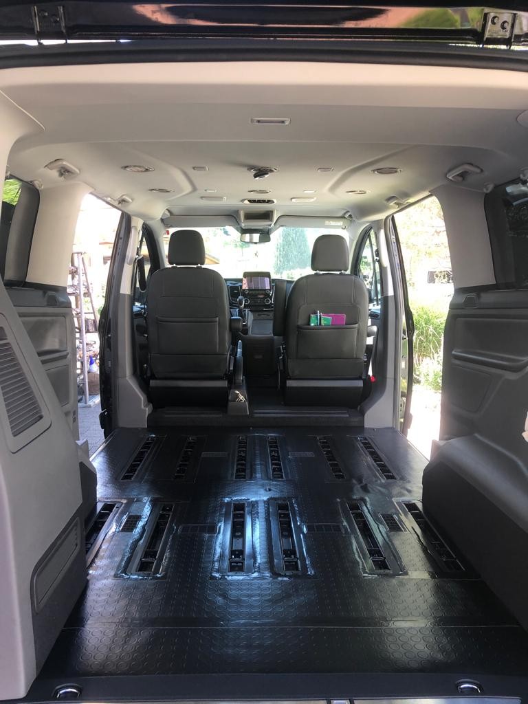 FORD Tourneo Custom 320 L1H1 Titanium A (mit Campingumbau siehe Beschrieb und Fotos)-image-5