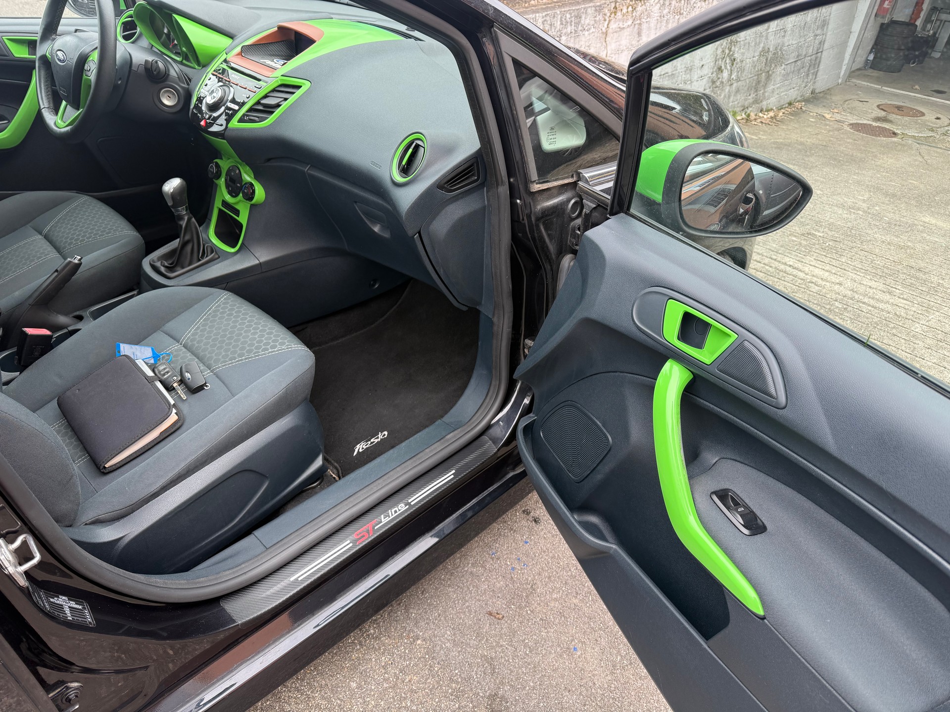 FORD Fiesta 1.6 16V Titanium-image-7