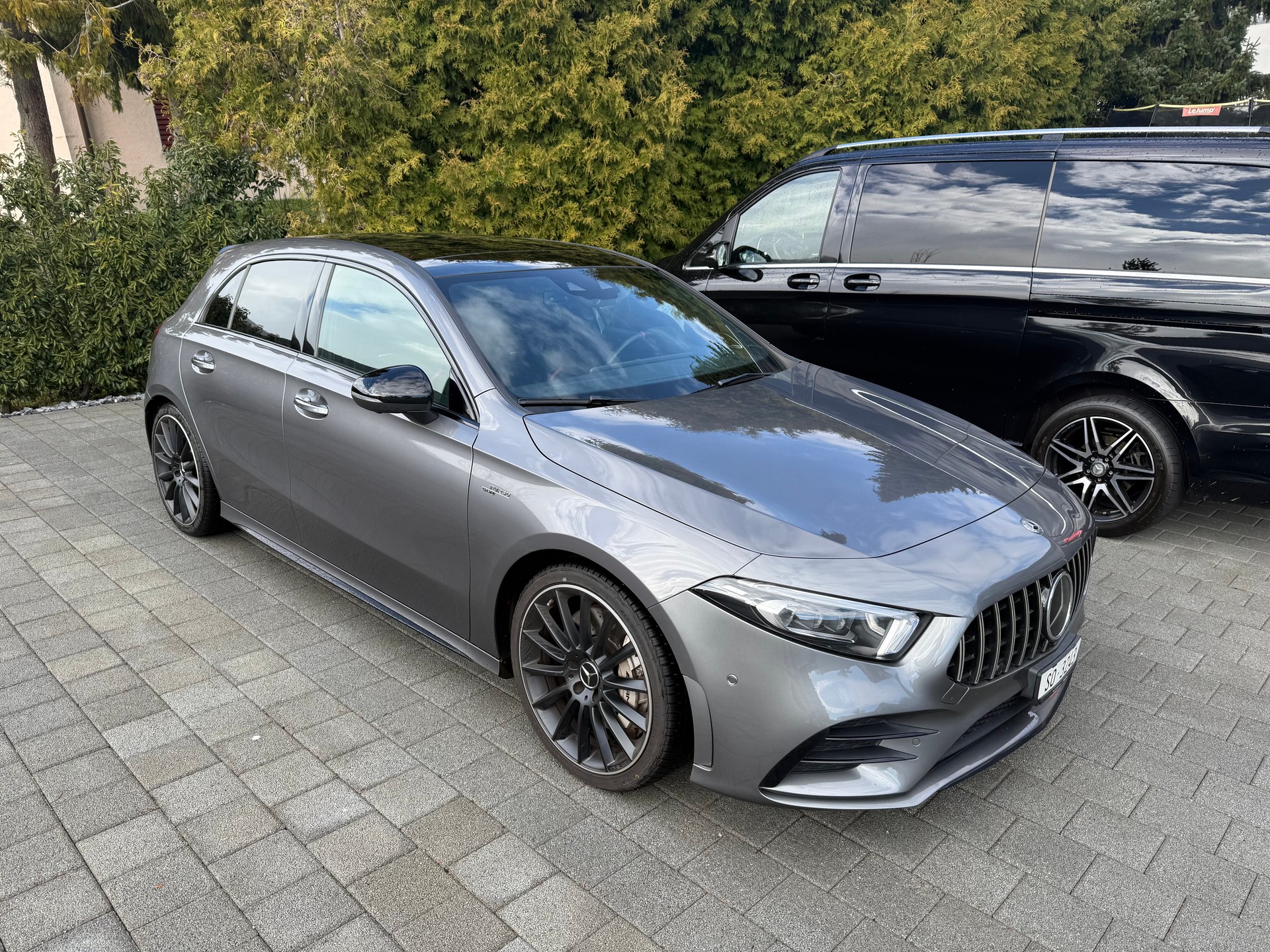 MERCEDES-BENZ A 35 AMG 4Matic Speedshift-image-2