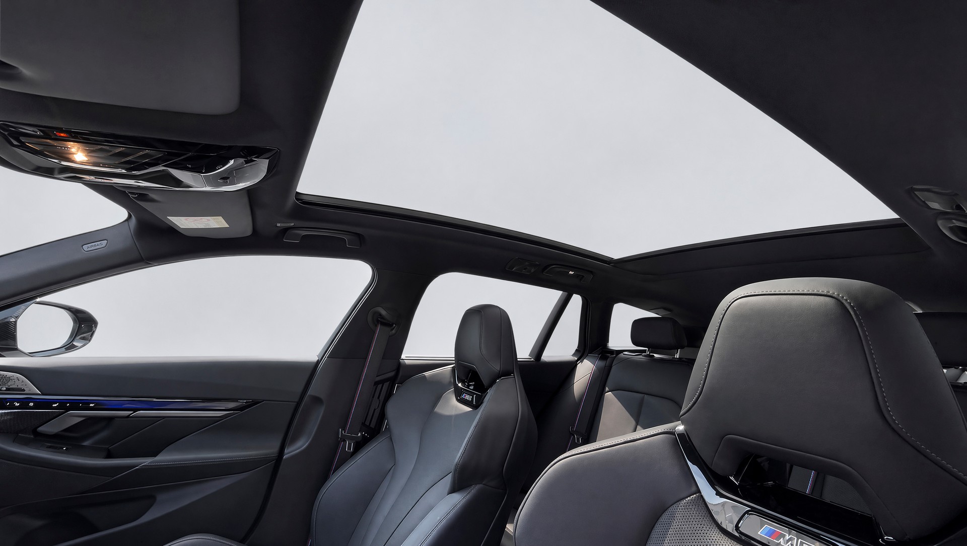 BMW M5 xDrive Touring-image-10
