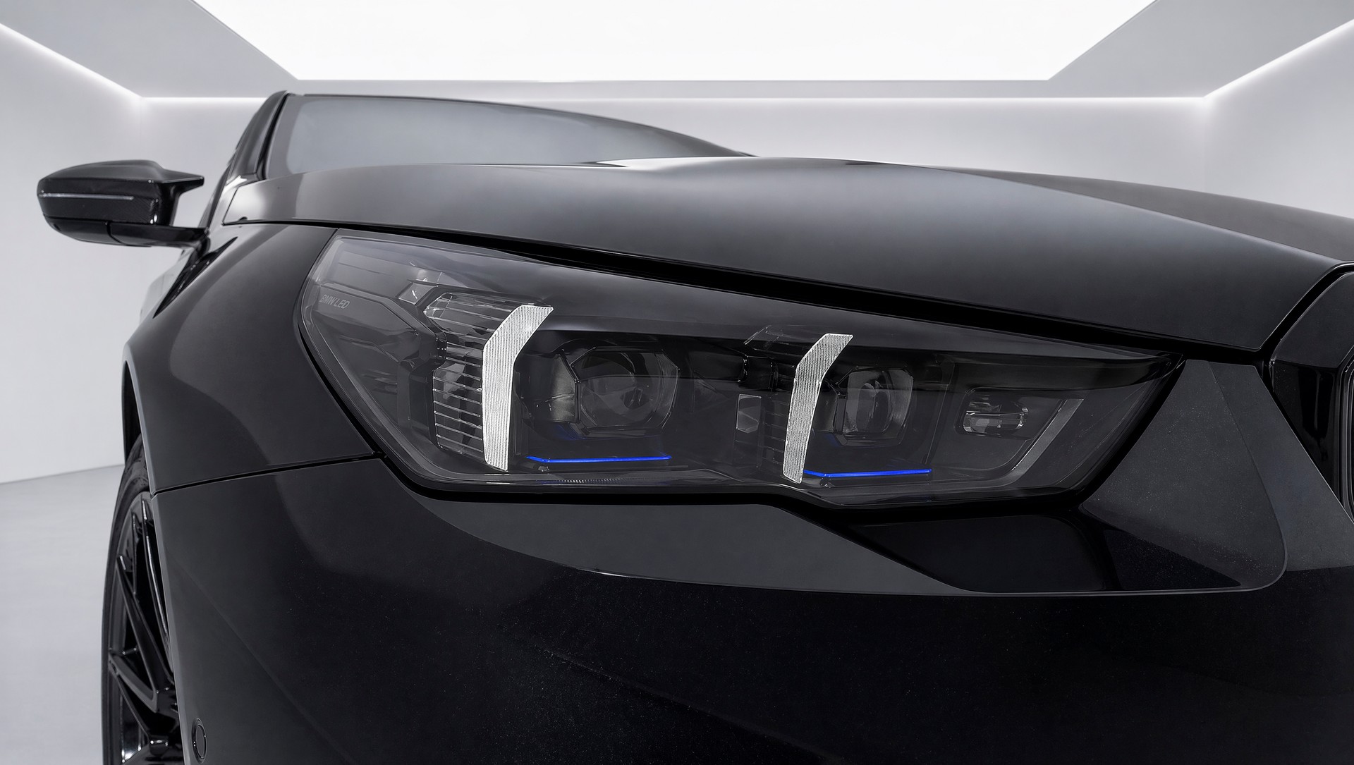 BMW M5 xDrive Touring-image-3