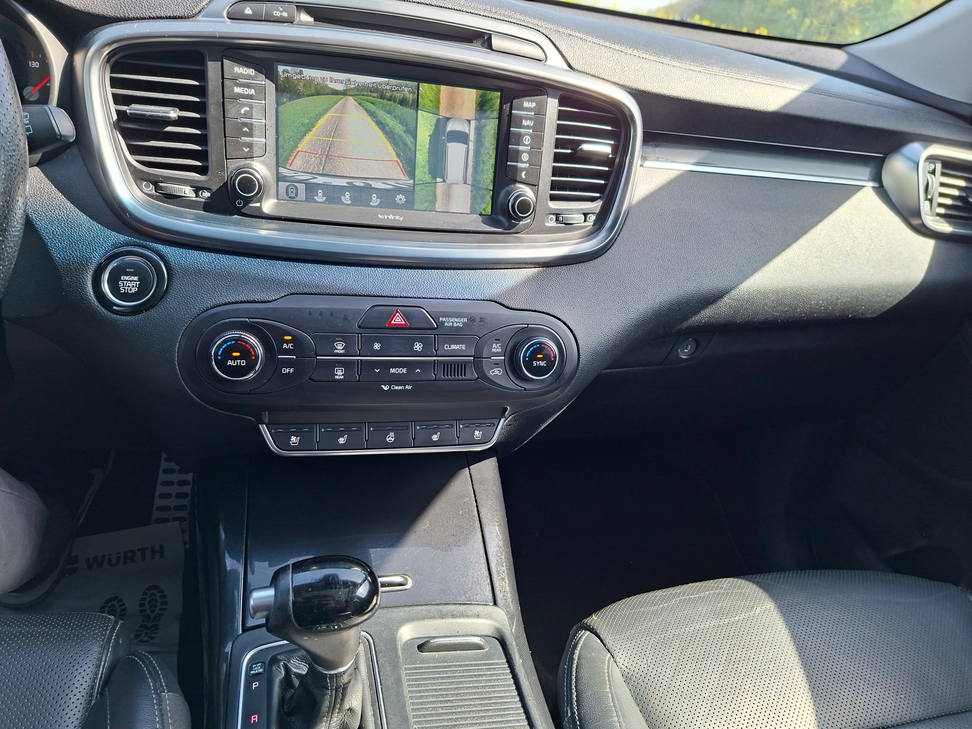 KIA Sorento 2.2 CRDI Style 7P. Automatic-image-11