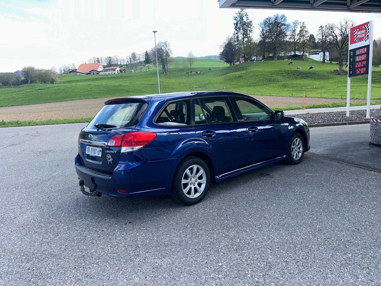 SUBARU Legacy 2.0i Swiss AWD Lineartronic-image-2