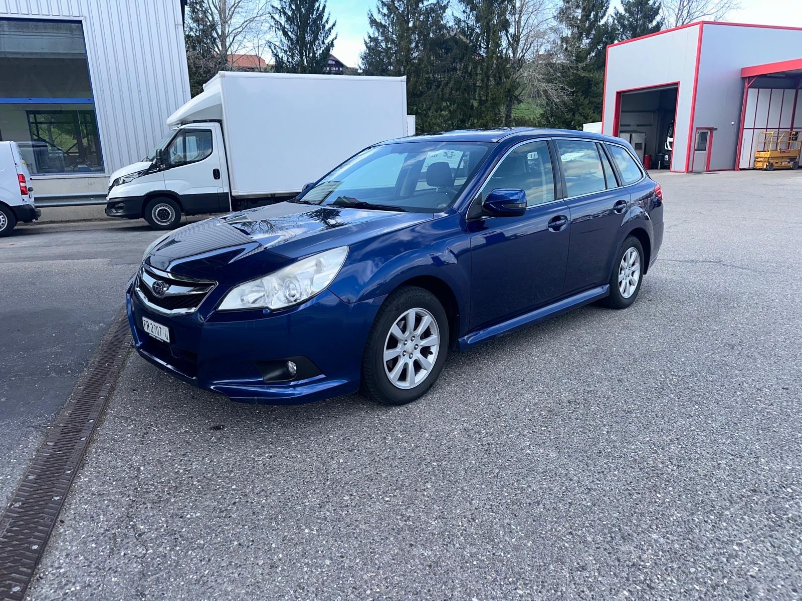 SUBARU Legacy 2.0i Swiss AWD Lineartronic