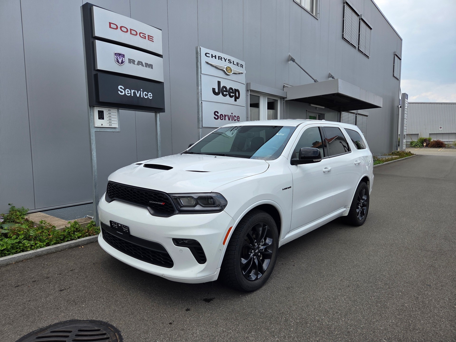 DODGE Durango 5.7 4x4 R/T 365PS / 7-Plätzer 3.5 T AHK-showroom-element-1