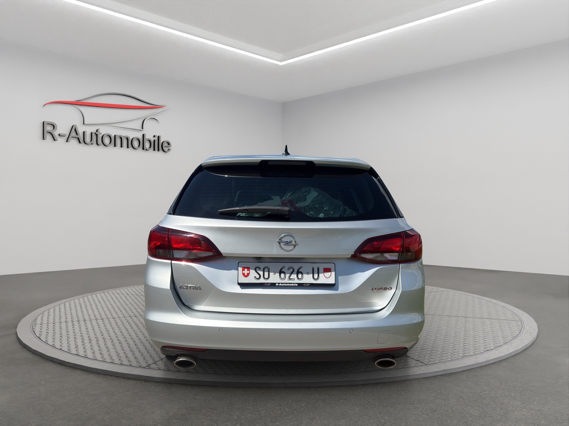 OPEL Astra Sports Tourer 1.6i Turbo Black Edition Automat-image-3