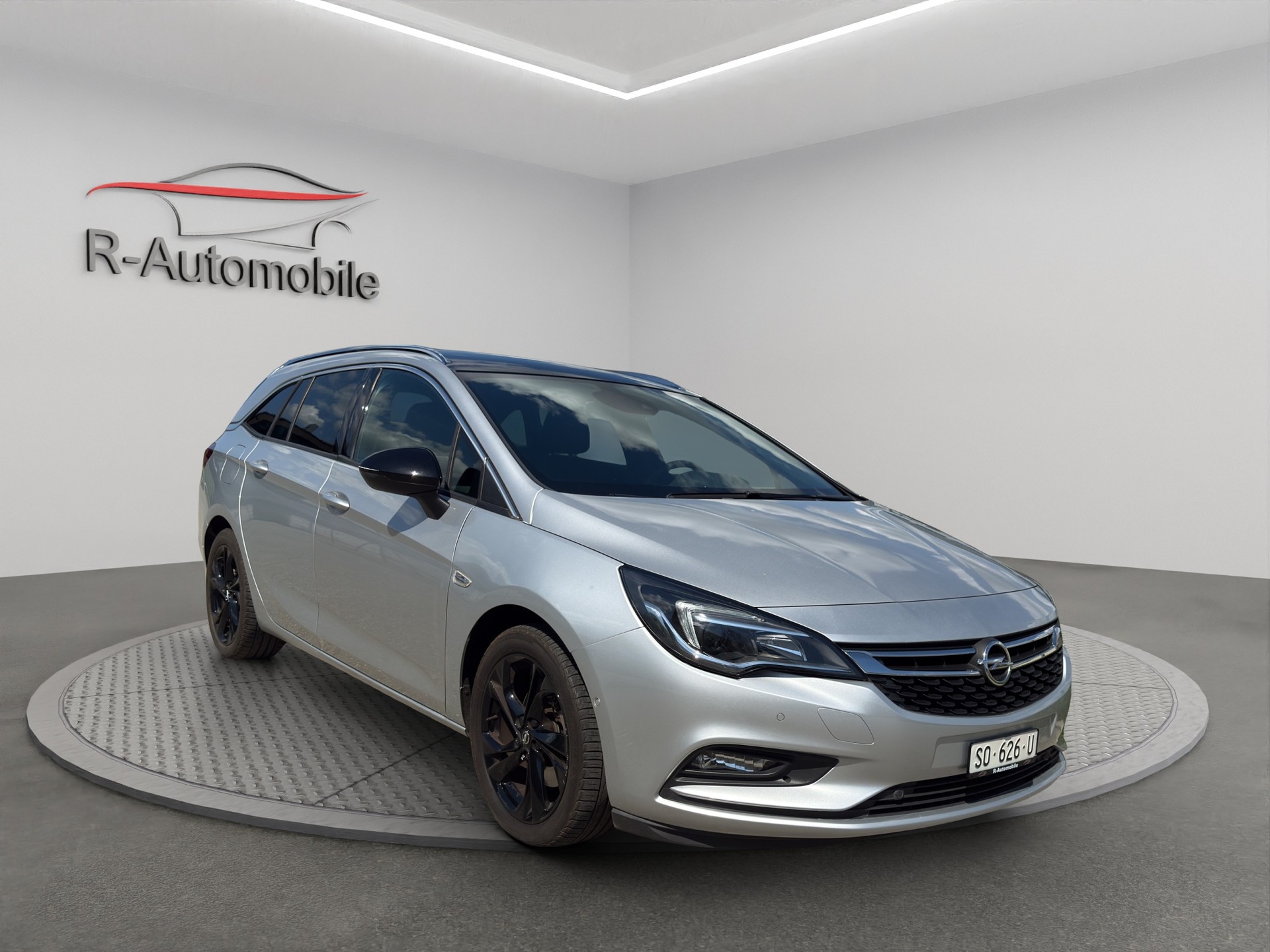 OPEL Astra Sports Tourer 1.6i Turbo Black Edition Automat-image-6
