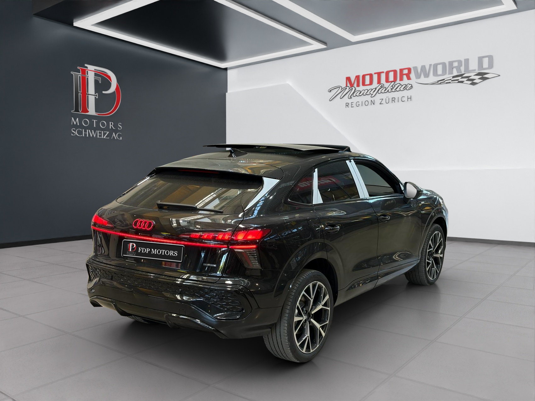 AUDI Q3 SPB Quattro TFSI S line/LED plus/Pano/20" Sportback-image-4